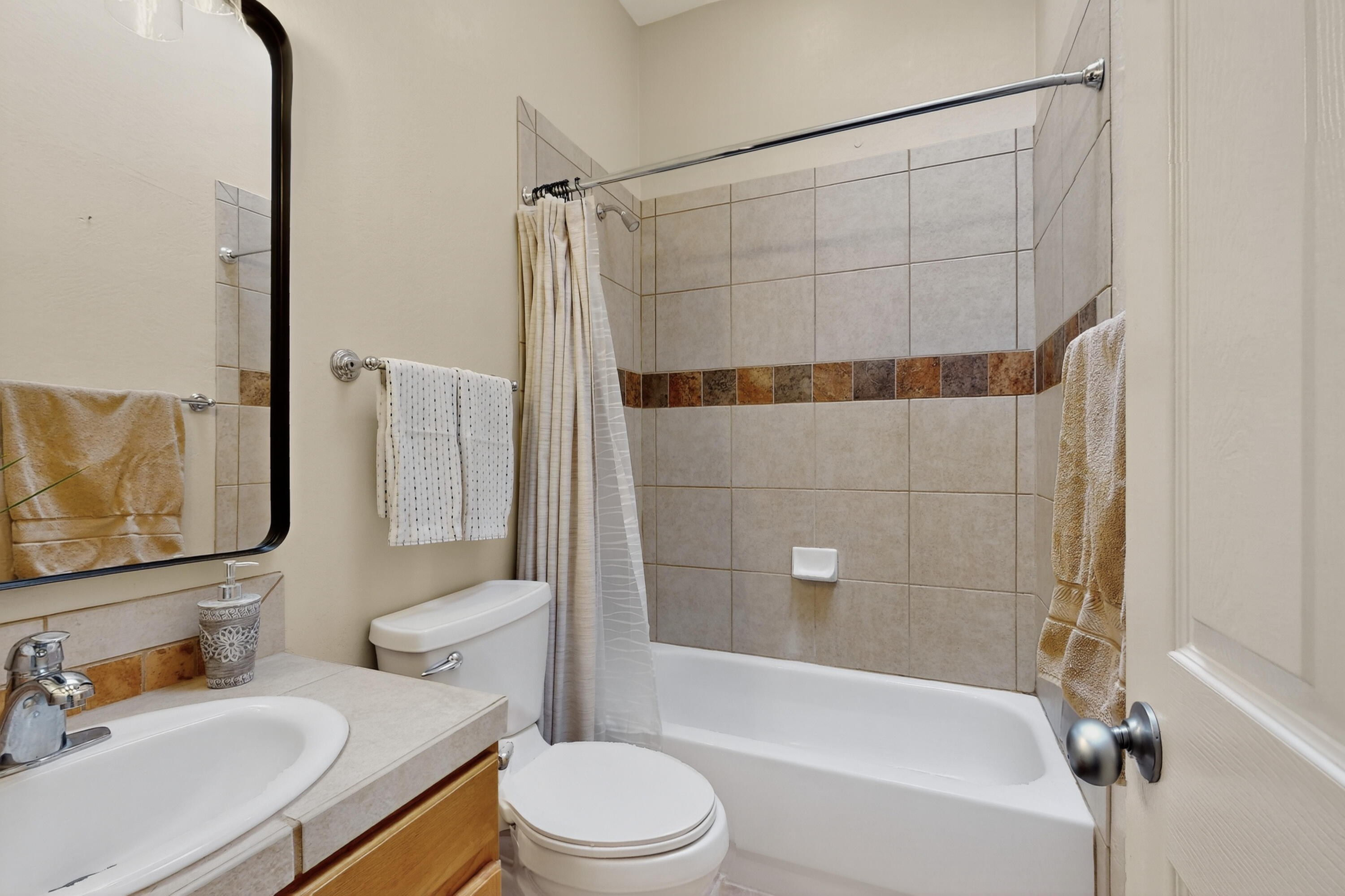 2504 CAMPECHE Road NE