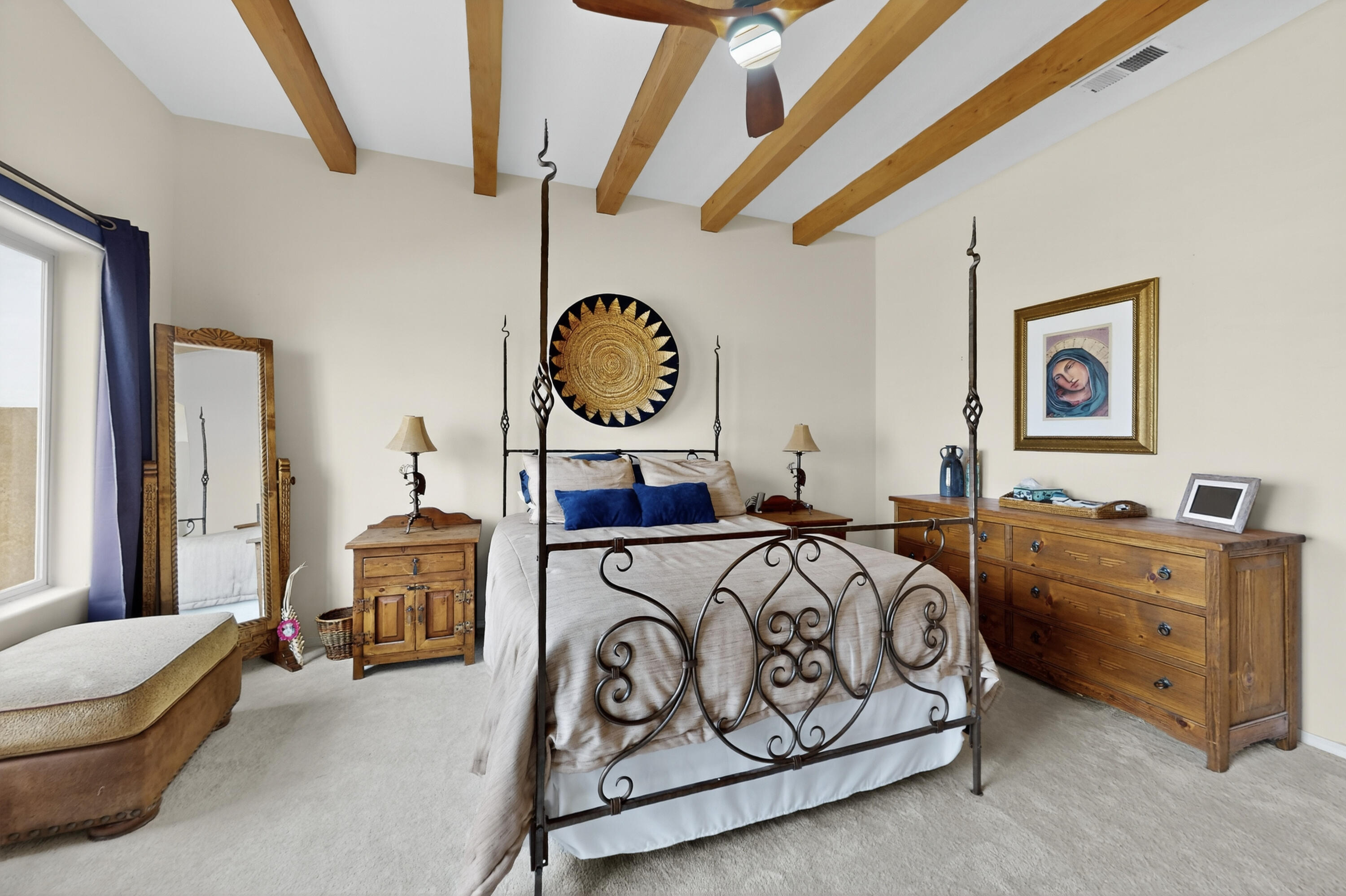 2504 CAMPECHE Road NE