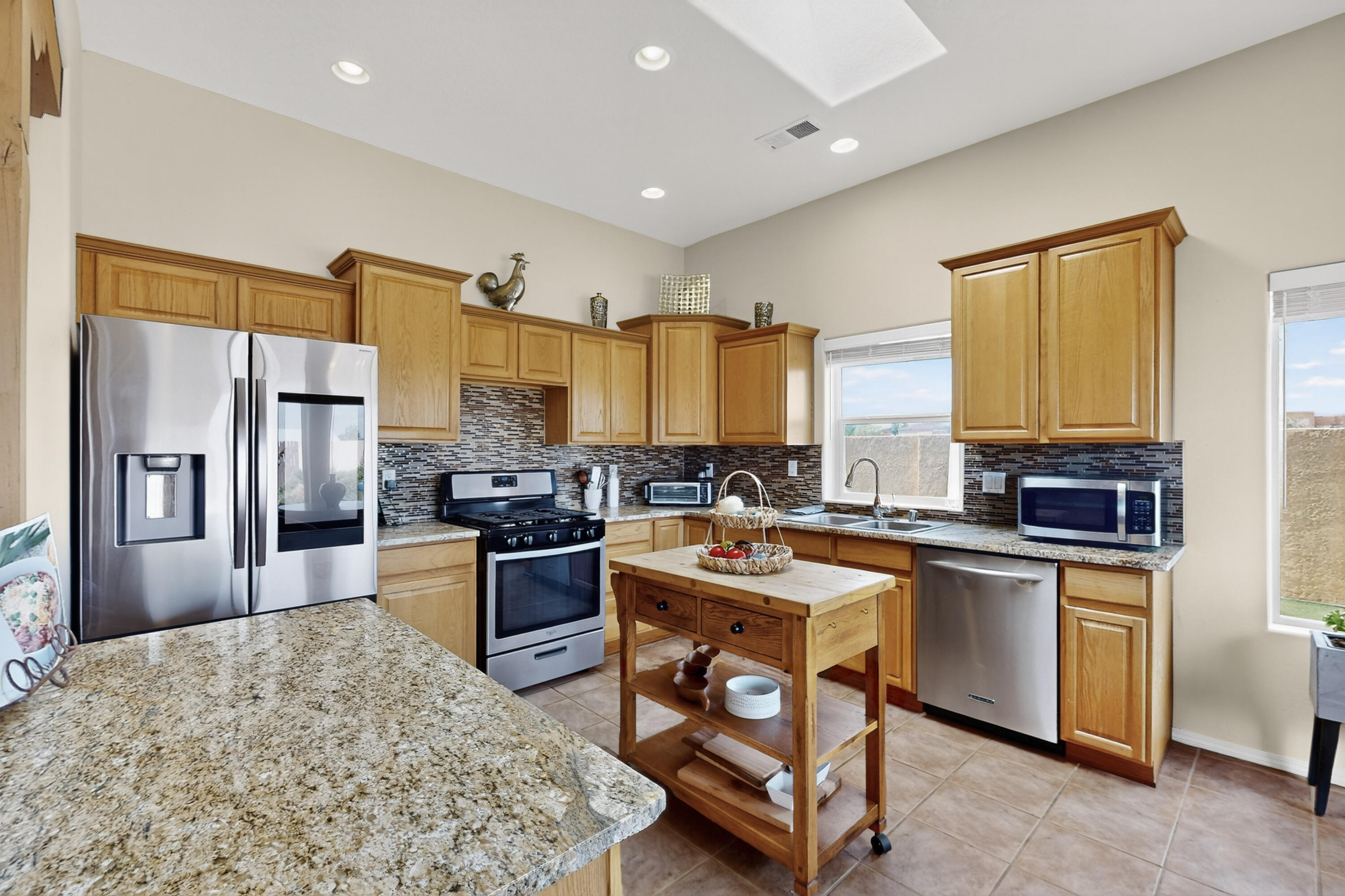 2504 CAMPECHE Road NE