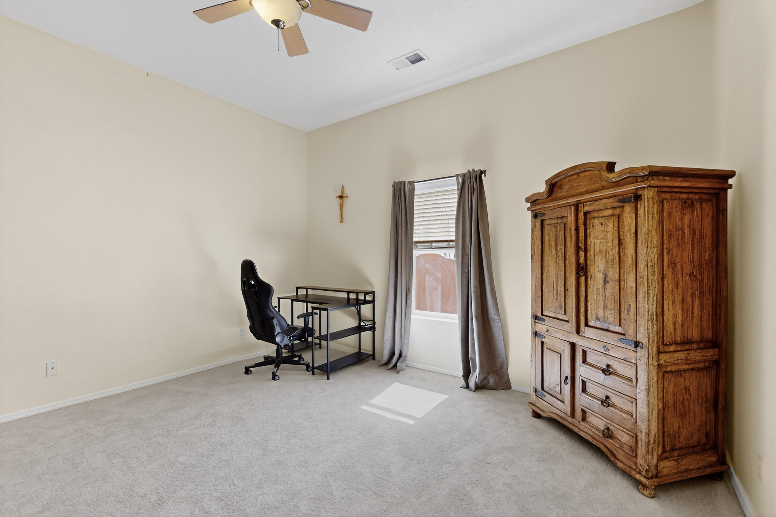 2504 CAMPECHE Road NE