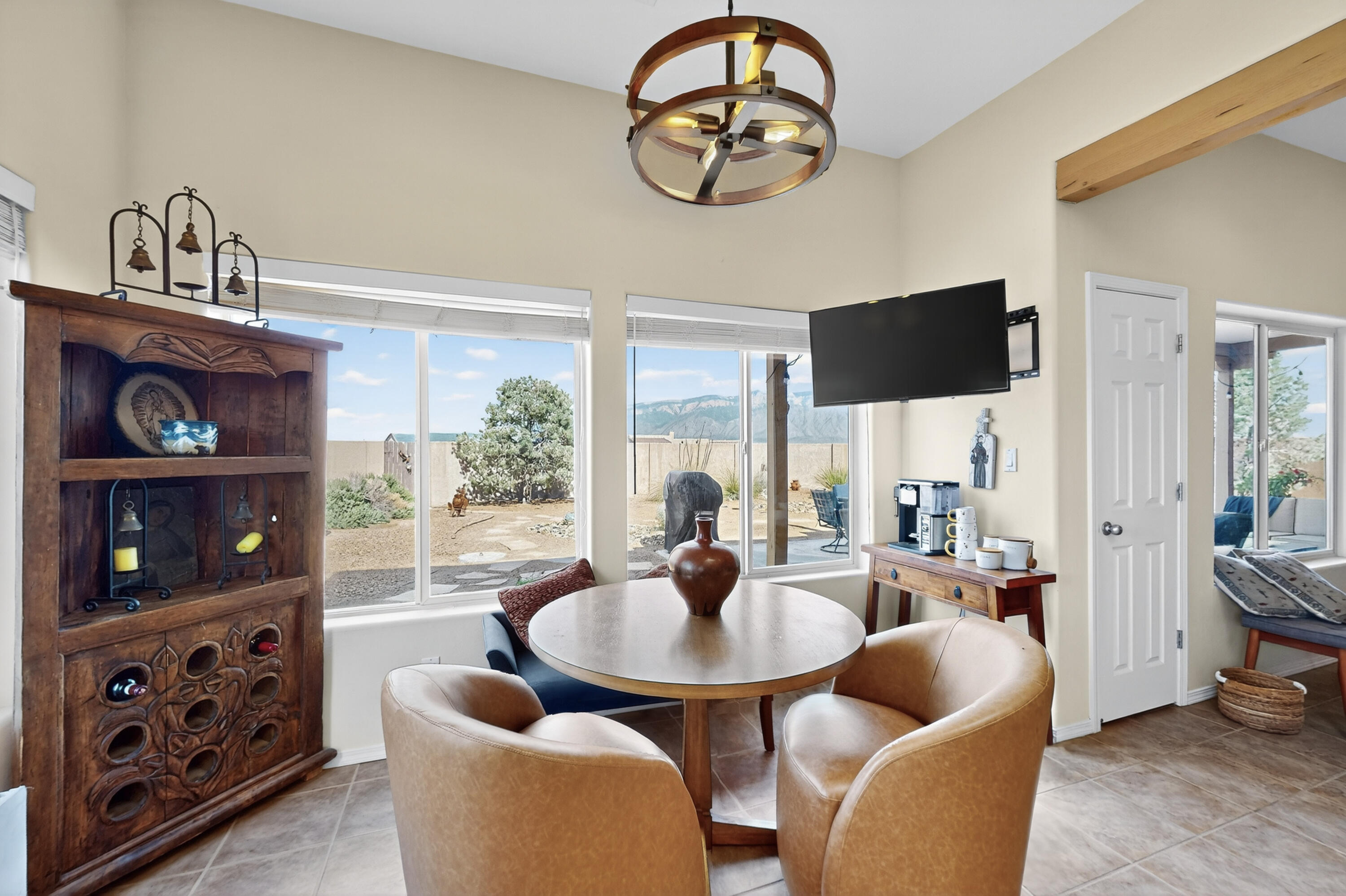 2504 CAMPECHE Road NE