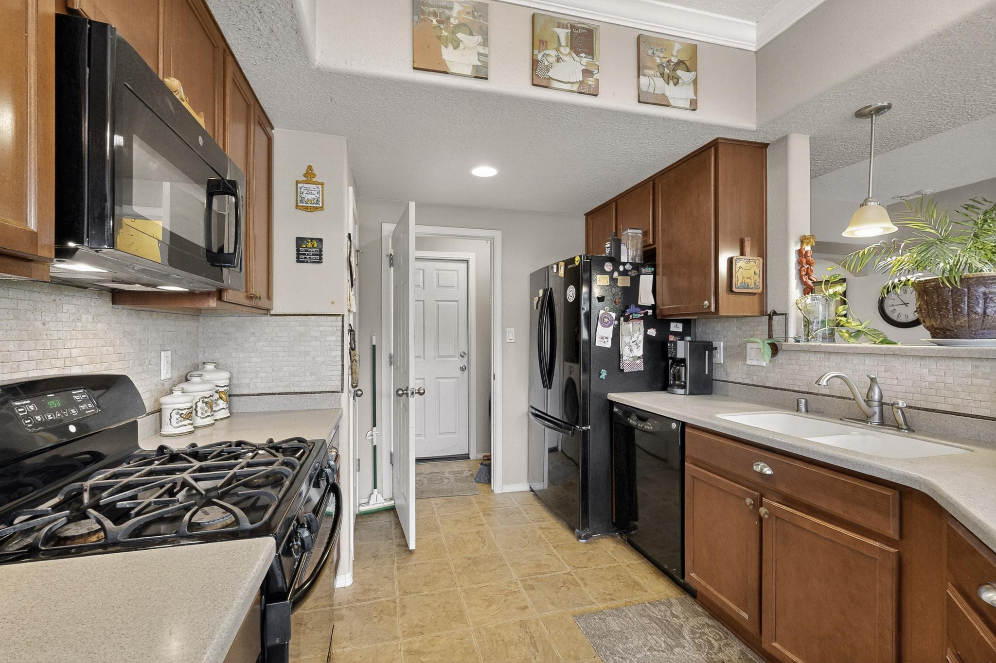 6356 AZALEAS Road NW