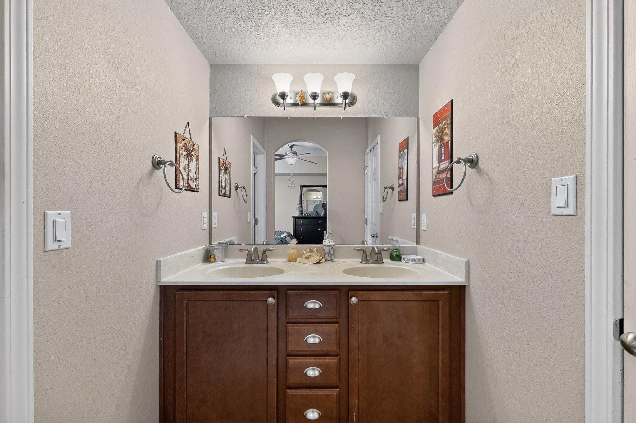 6356 AZALEAS Road NW