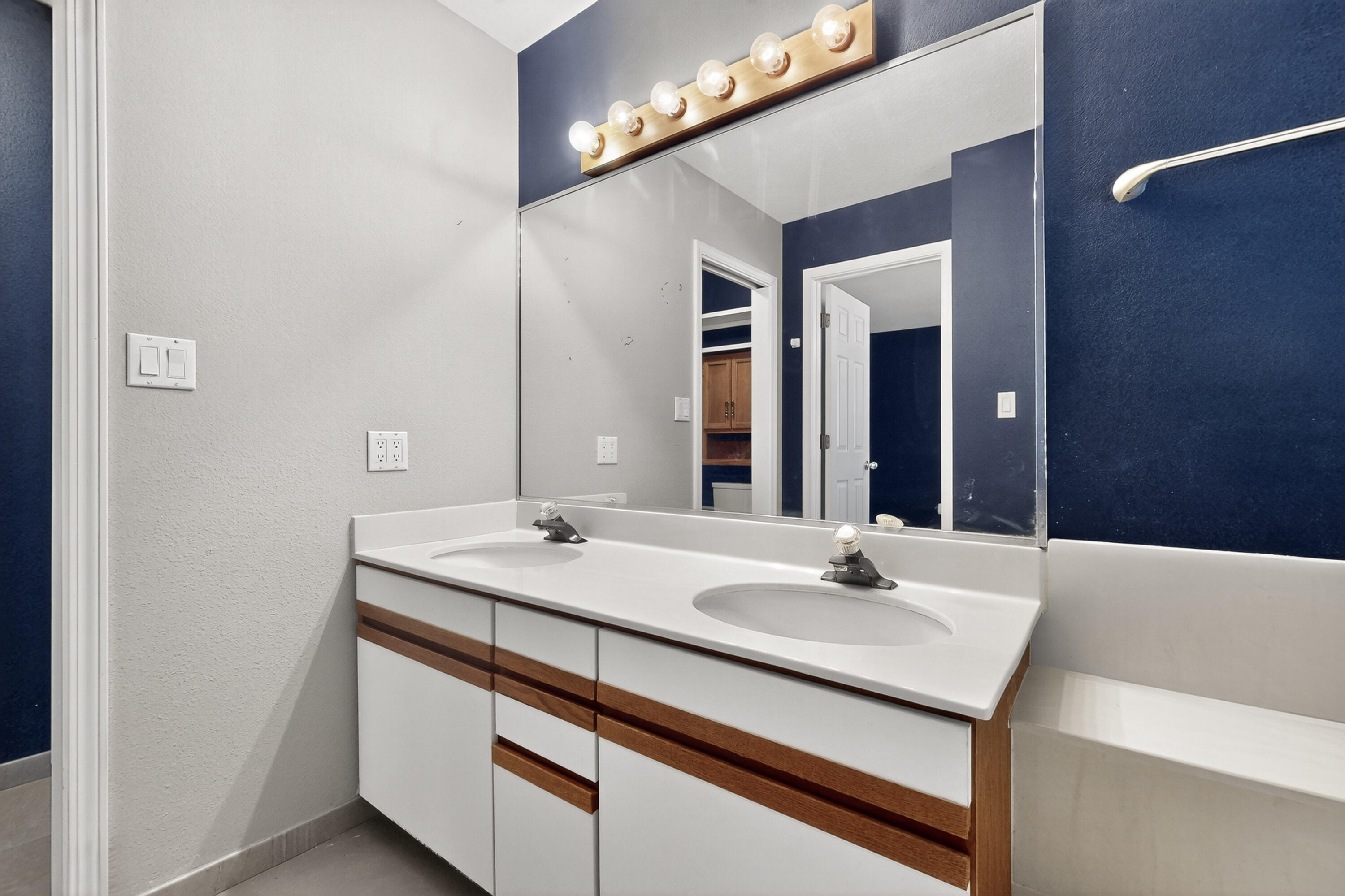 6209 ACADEMY RIDGE Drive NE