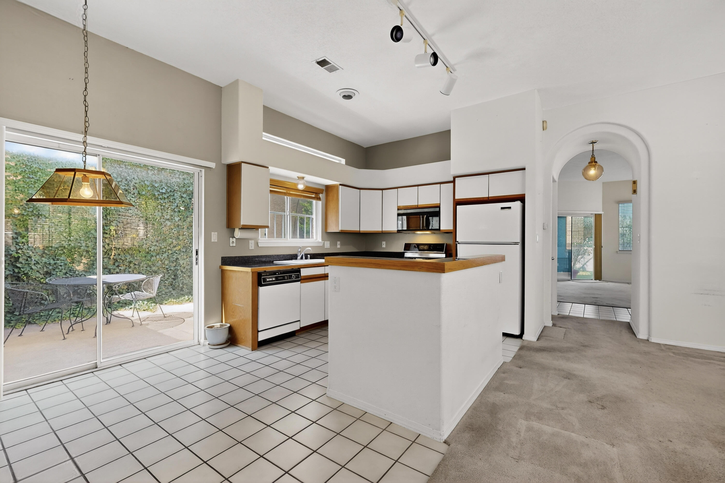 6209 ACADEMY RIDGE Drive NE