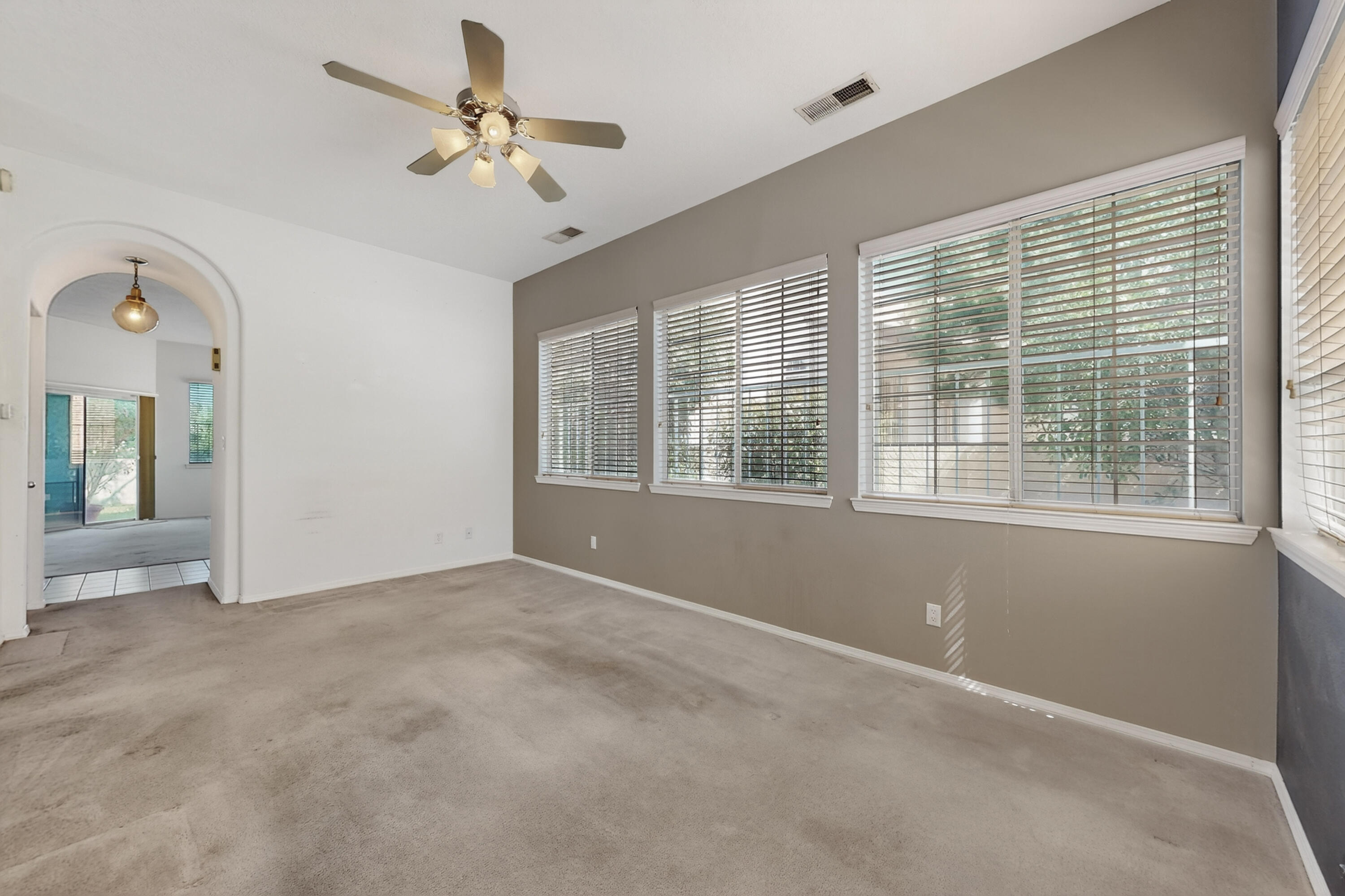 6209 ACADEMY RIDGE Drive NE