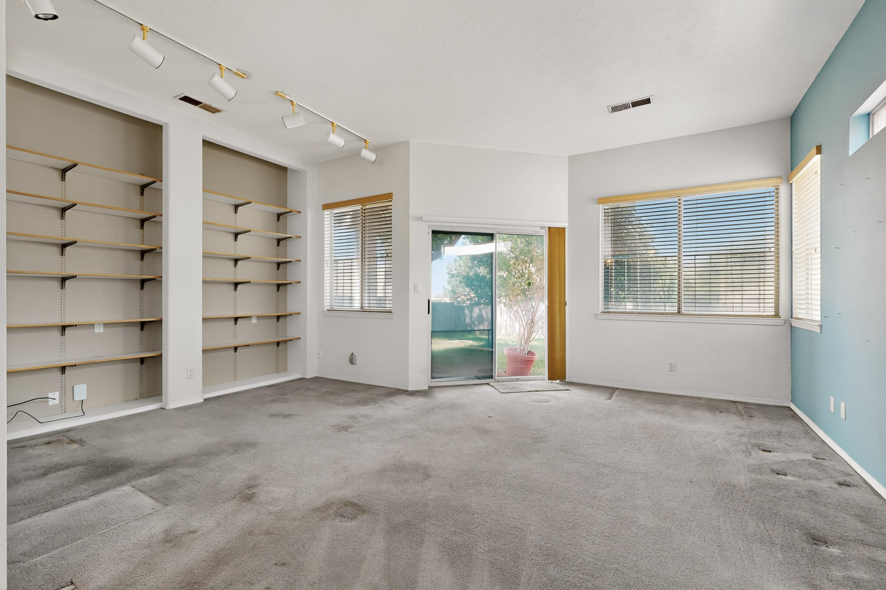 6209 ACADEMY RIDGE Drive NE