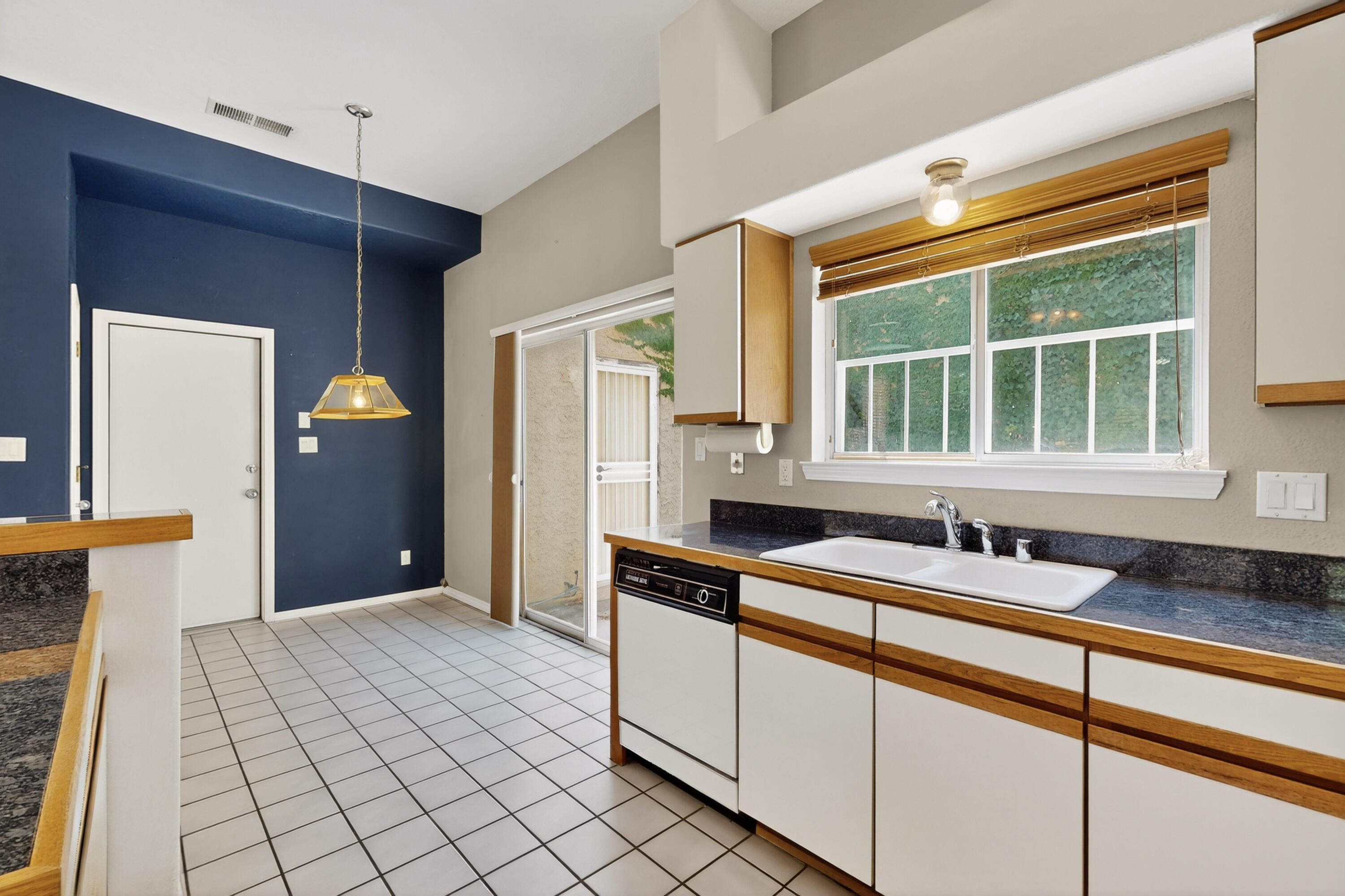 6209 ACADEMY RIDGE Drive NE