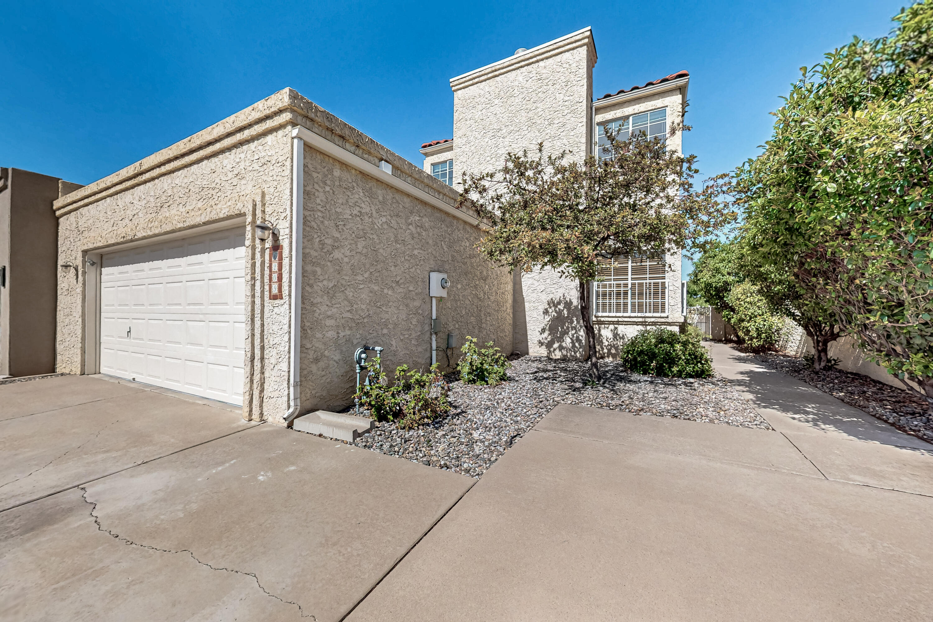 6209 ACADEMY RIDGE Drive NE