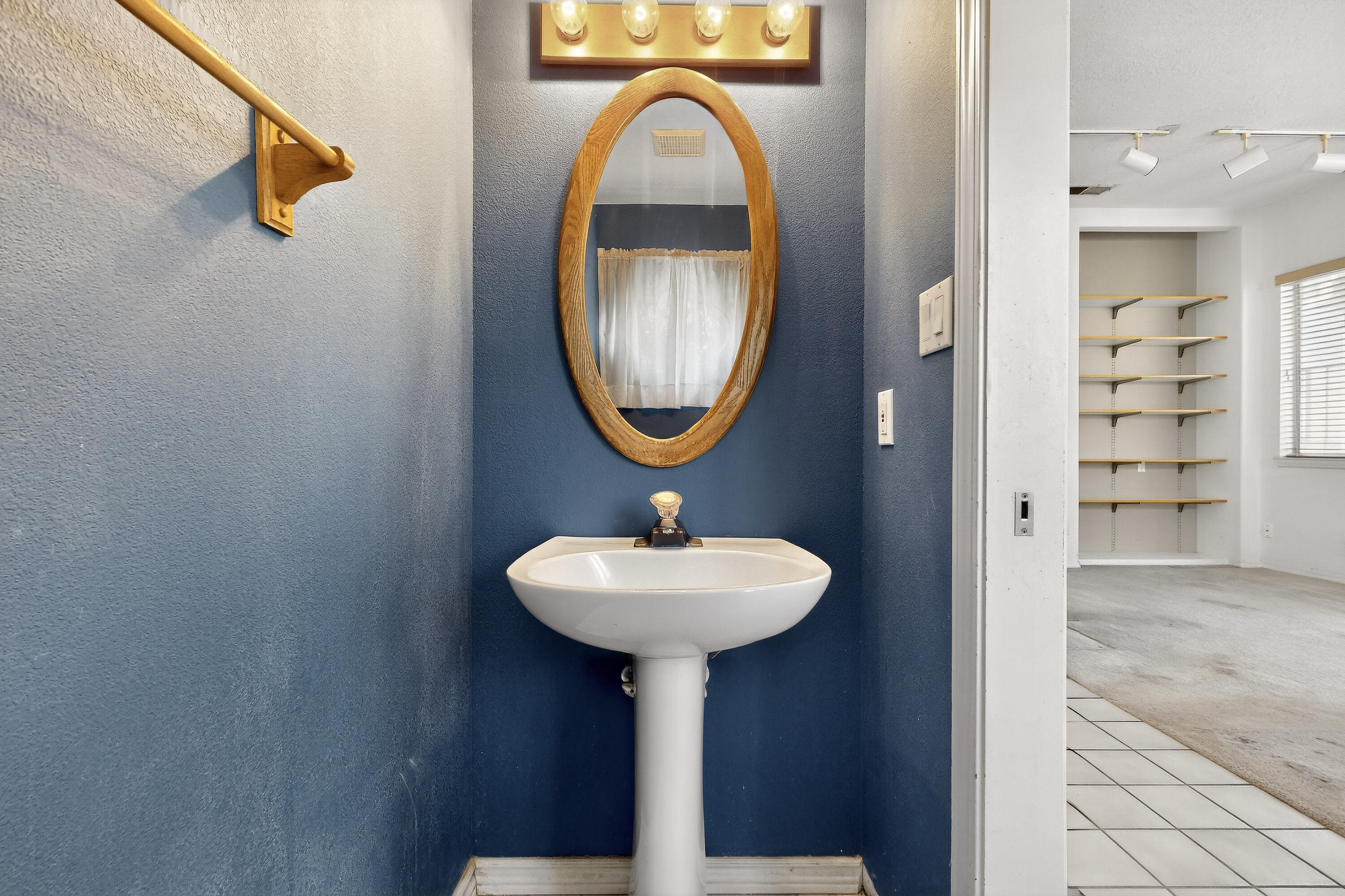 6209 ACADEMY RIDGE Drive NE