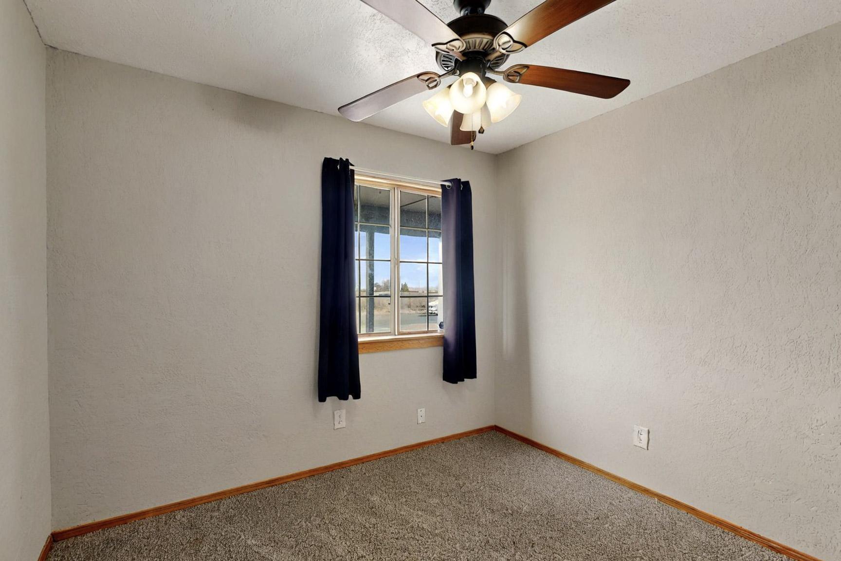 404 PECOS Loop SE