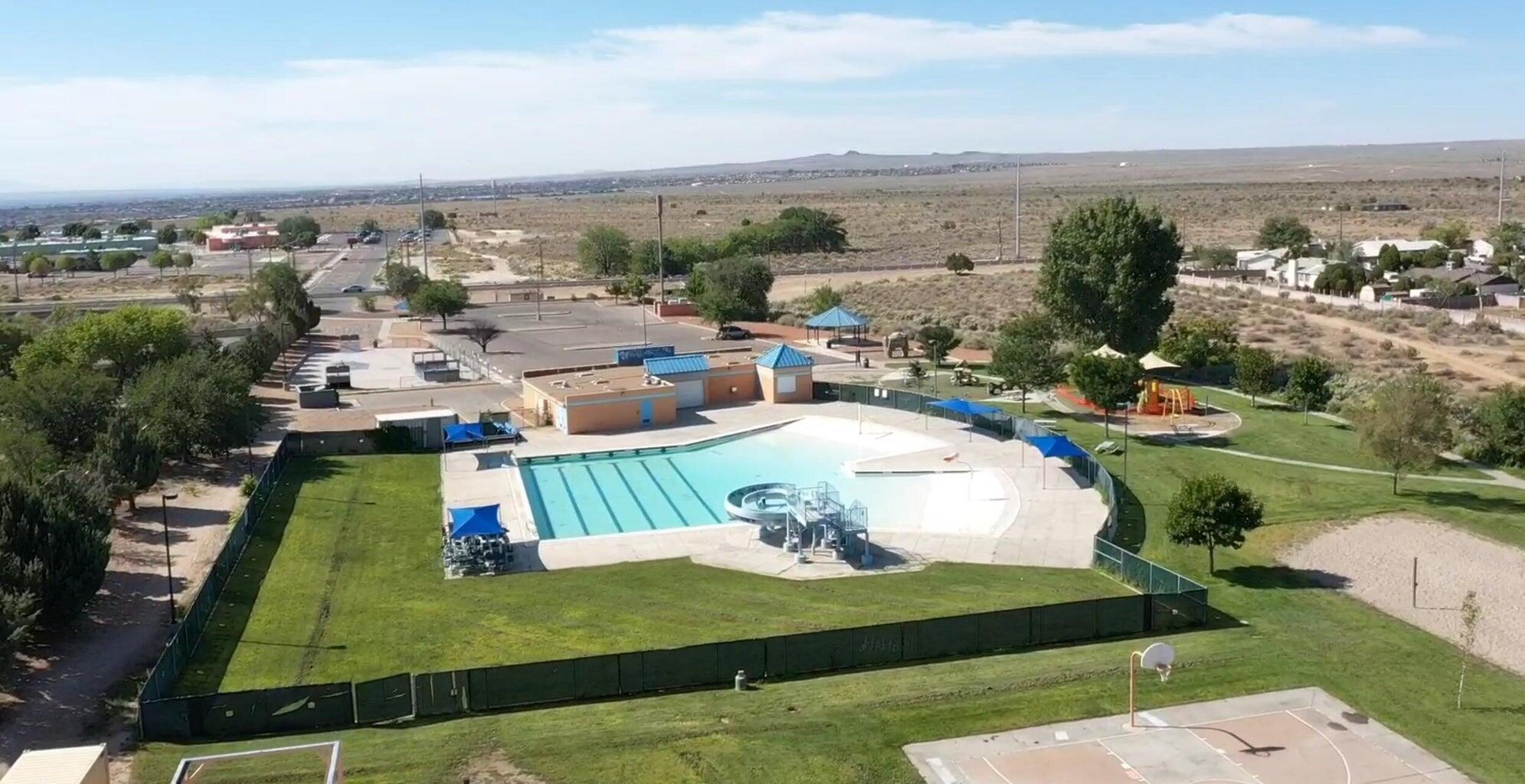 404 PECOS Loop SE