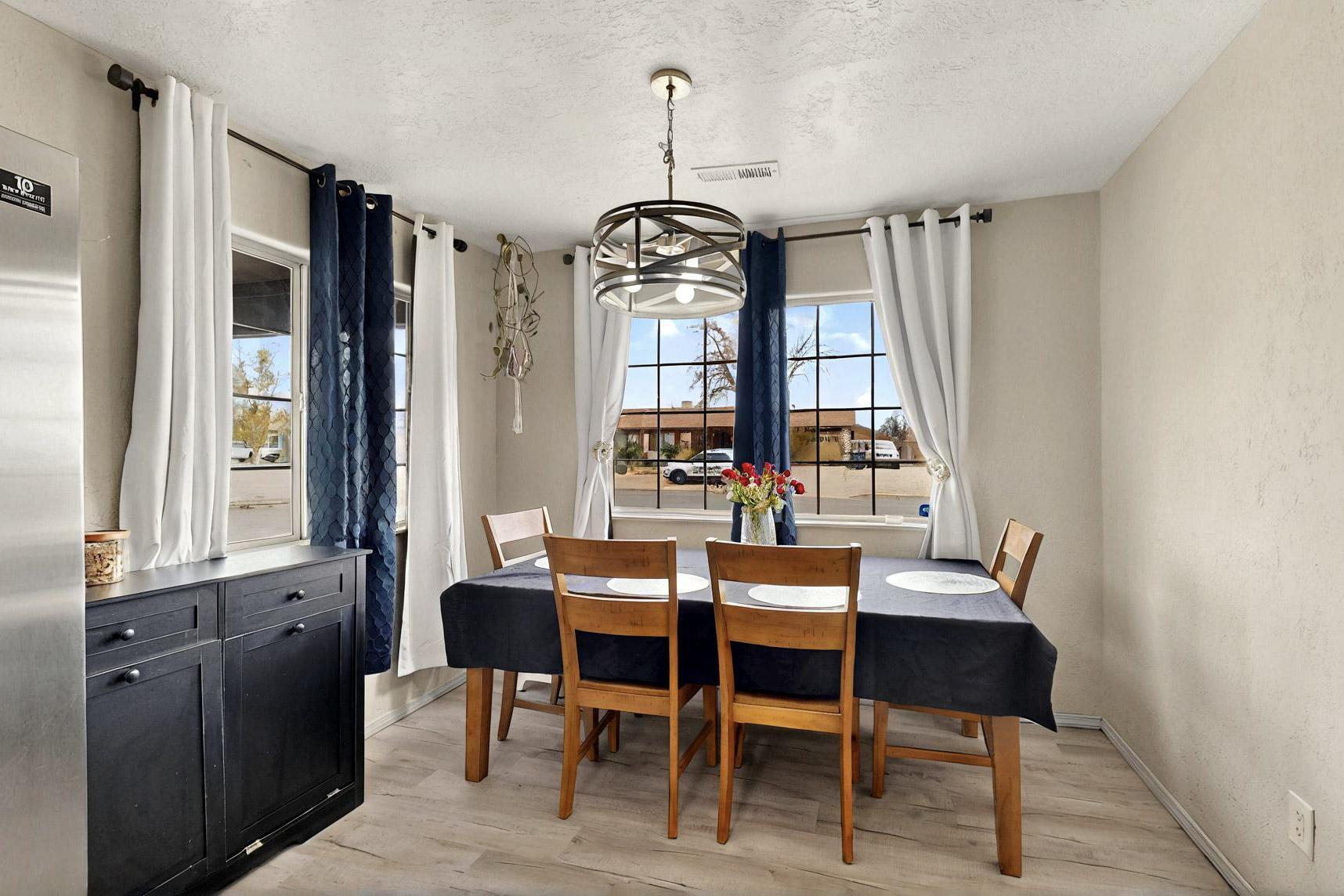 404 PECOS Loop SE