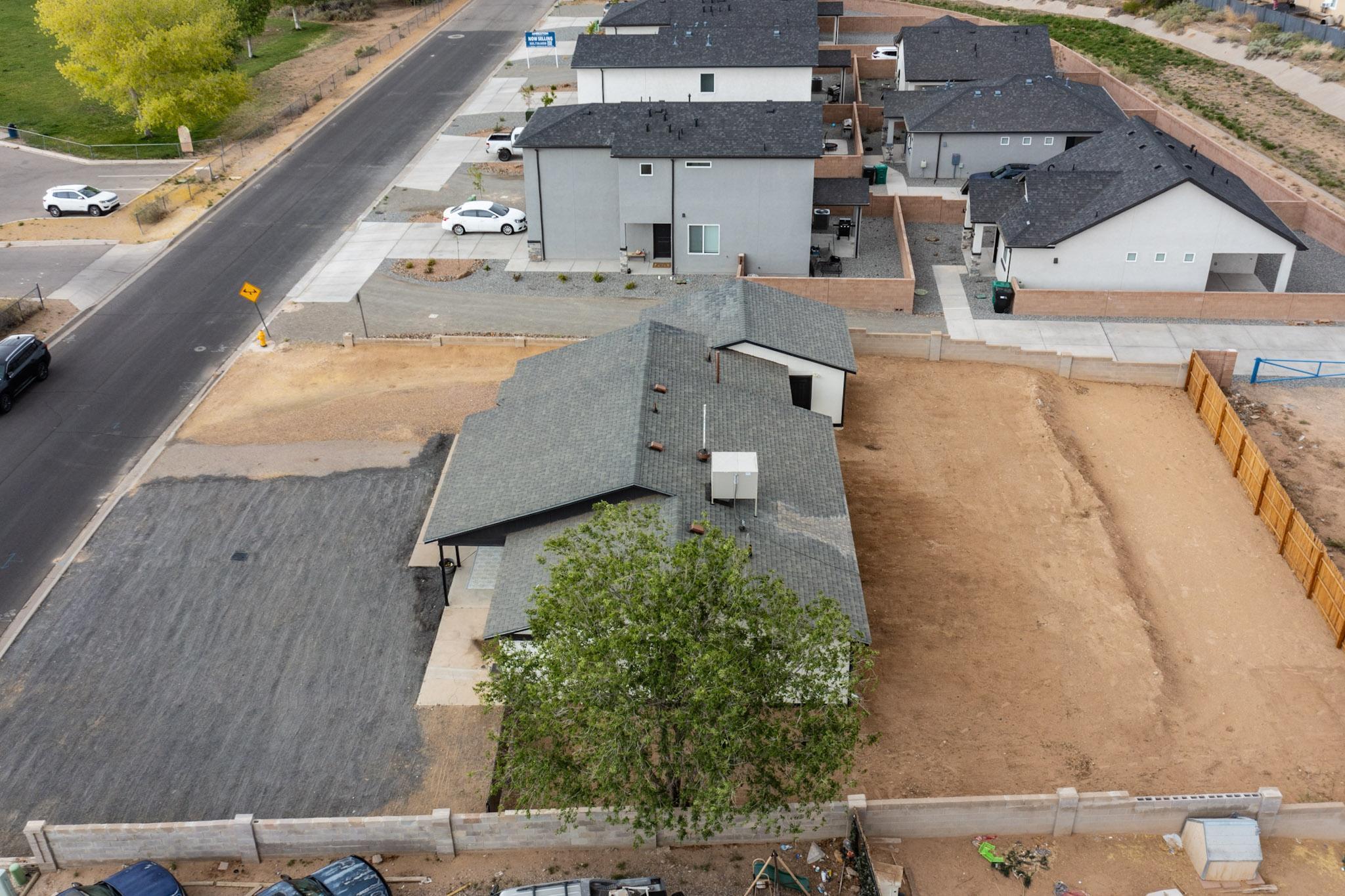 404 PECOS Loop SE