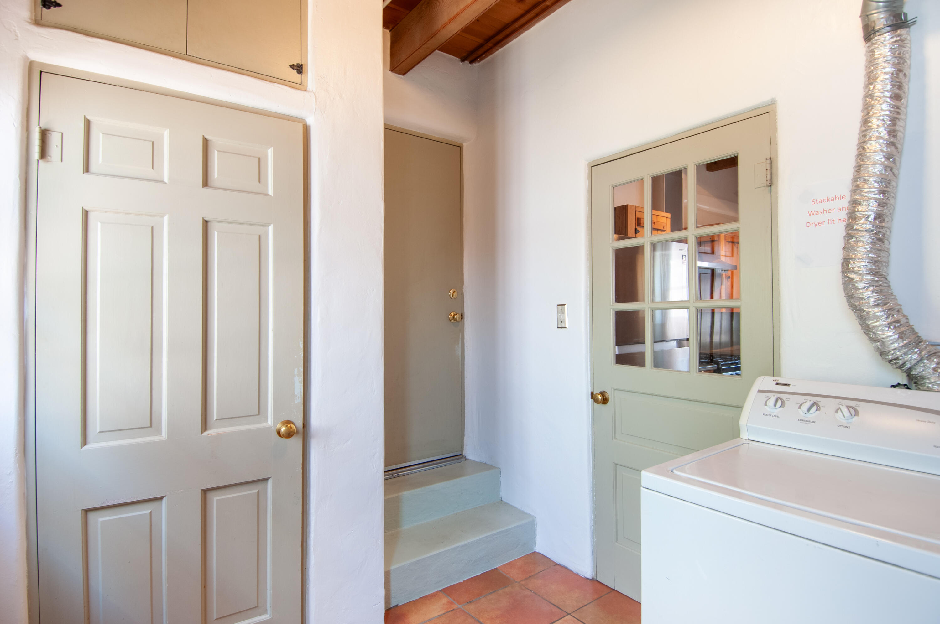 929 AVENIDA ESTRELLITA NE