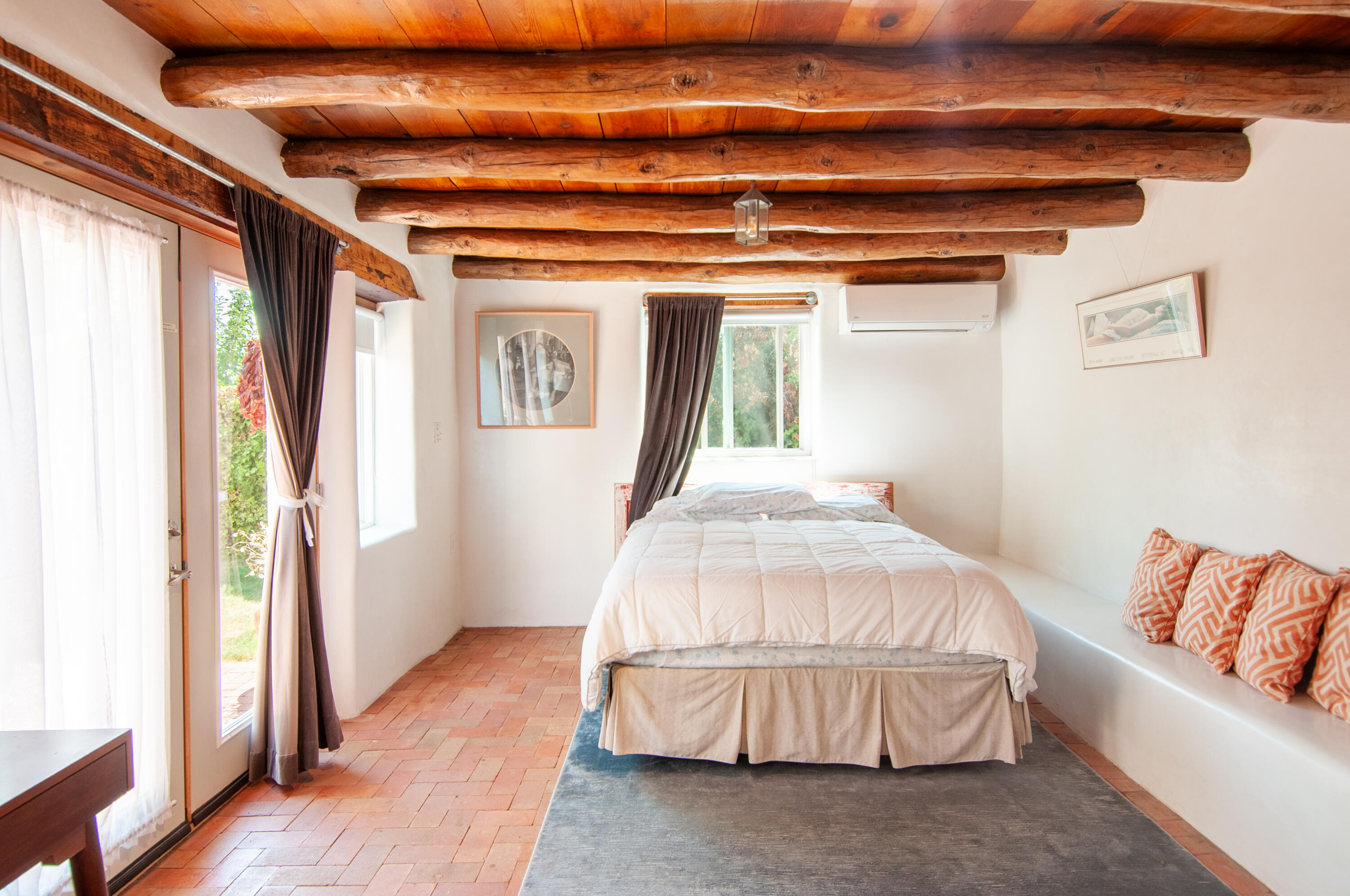 929 AVENIDA ESTRELLITA NE