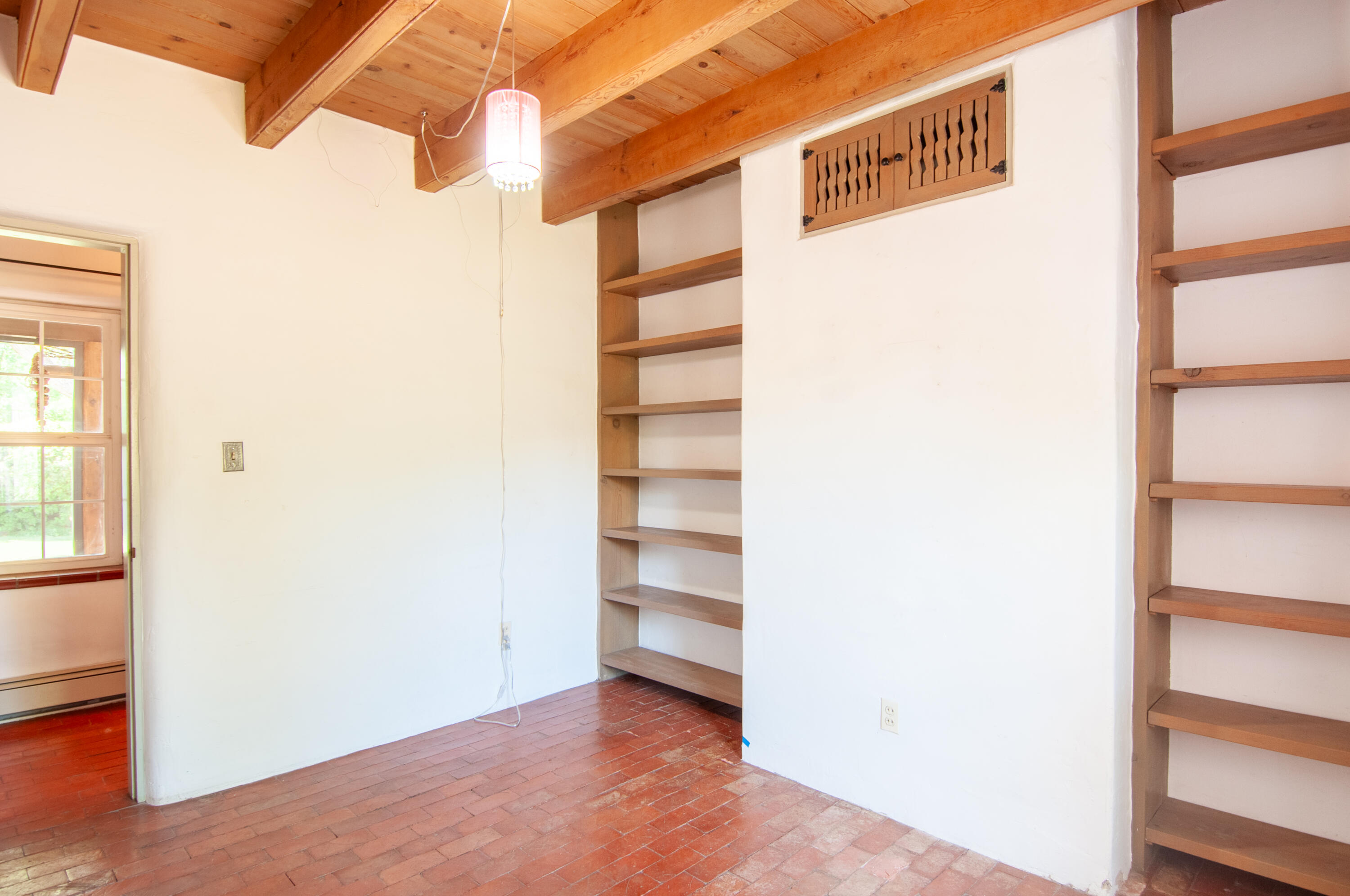 929 AVENIDA ESTRELLITA NE