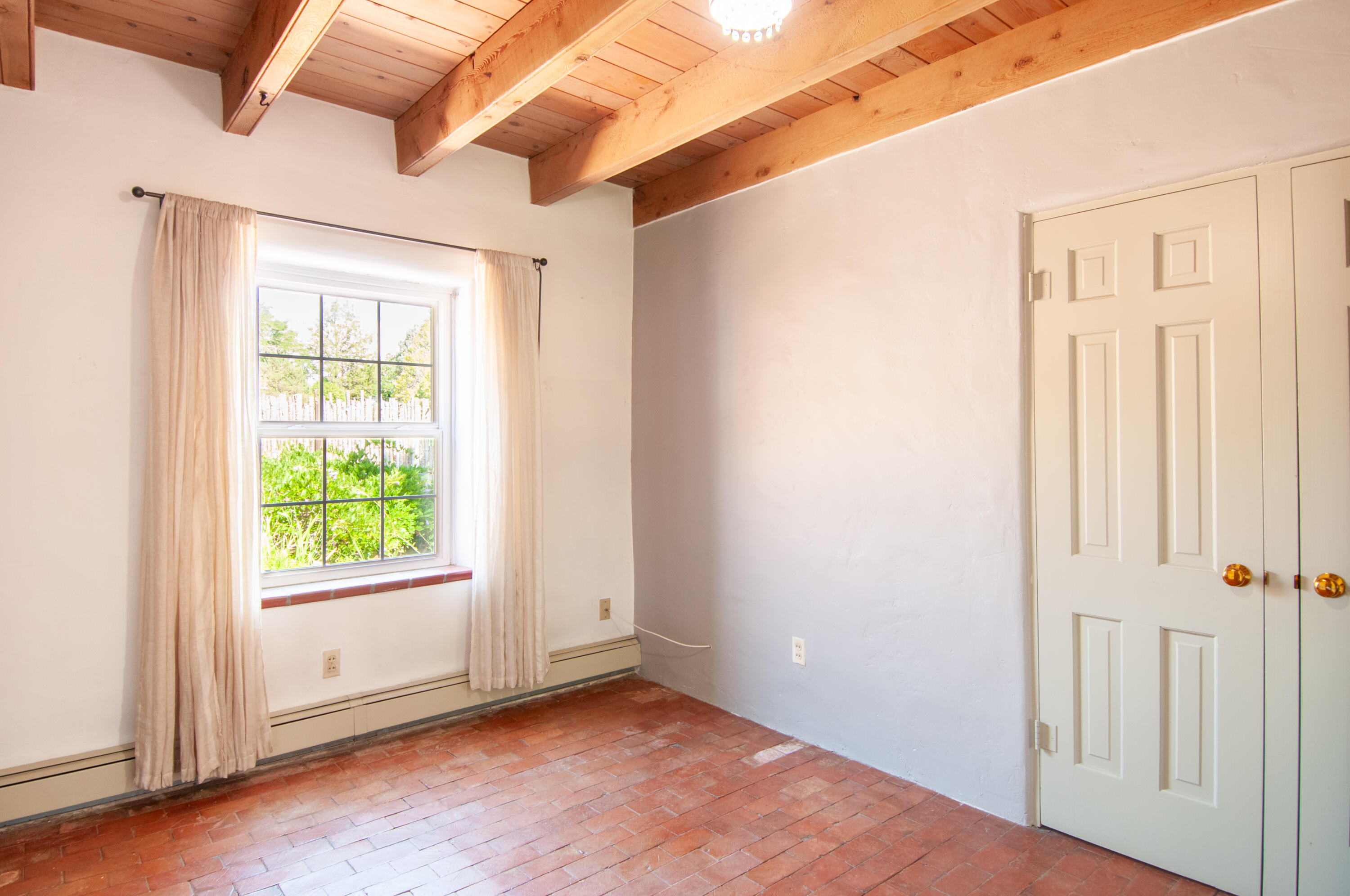 929 AVENIDA ESTRELLITA NE