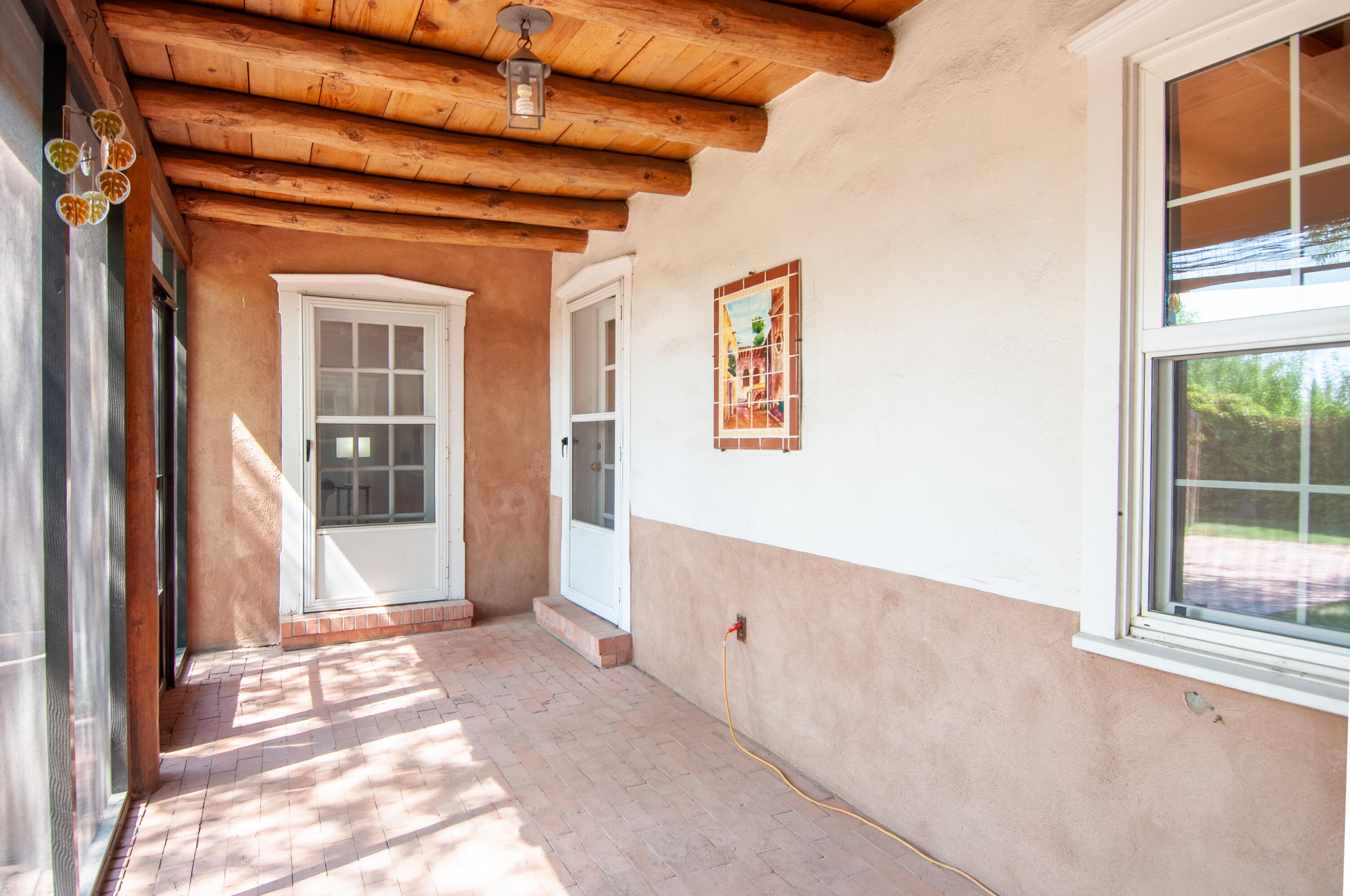 929 AVENIDA ESTRELLITA NE