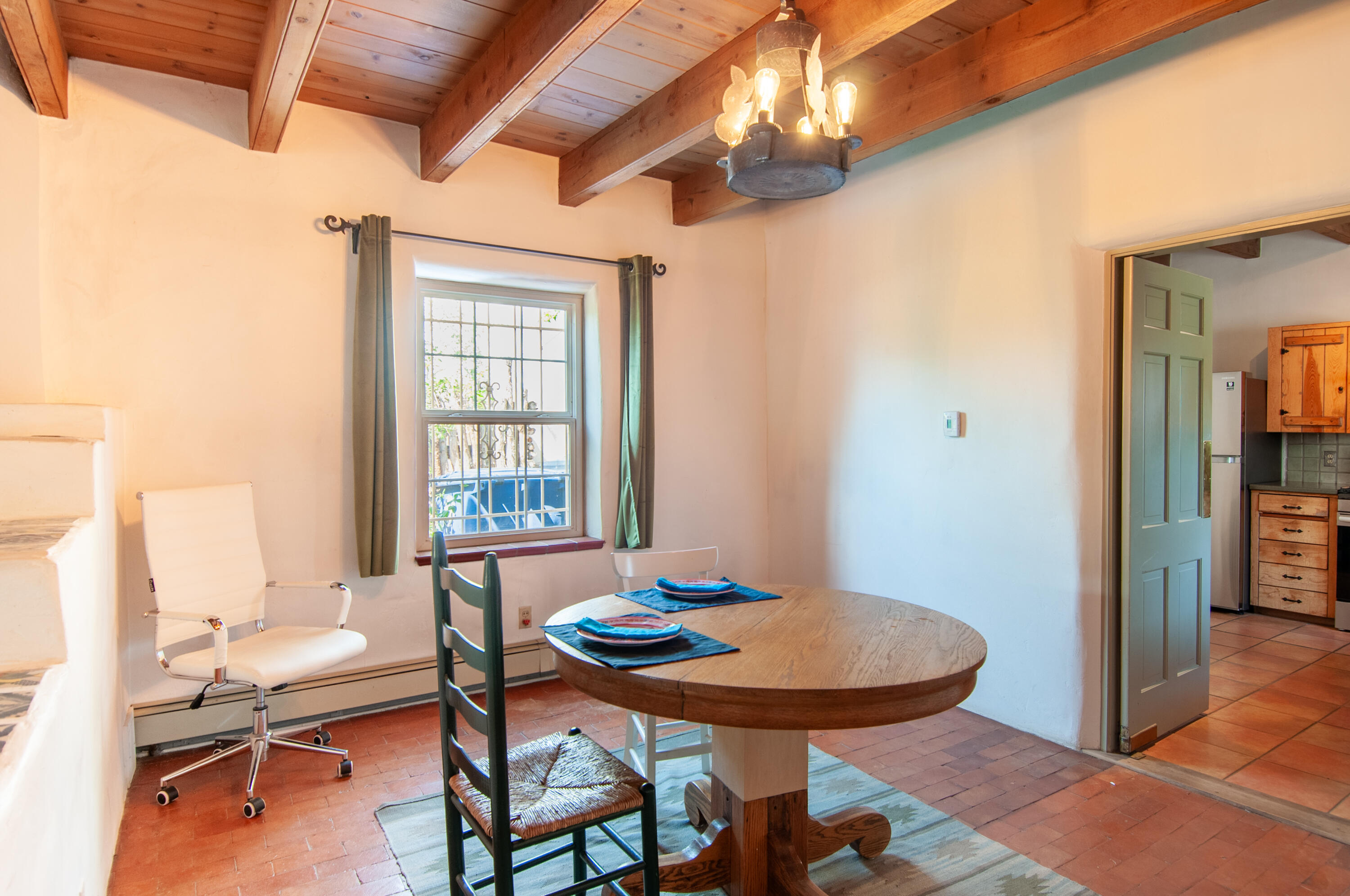 929 AVENIDA ESTRELLITA NE