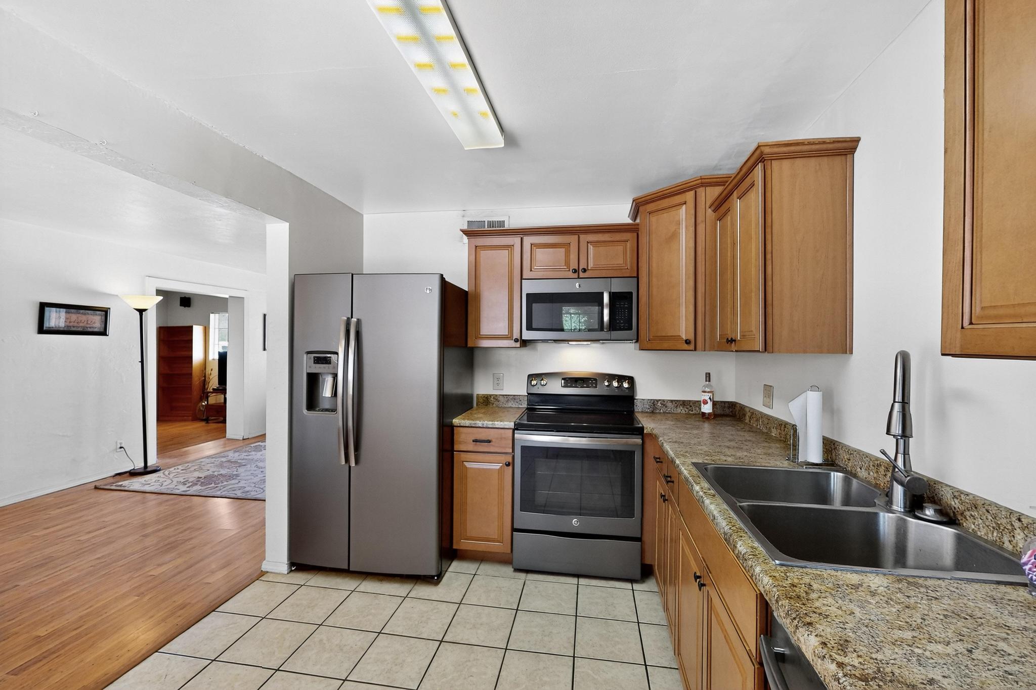 2425 PARSIFAL Street NE