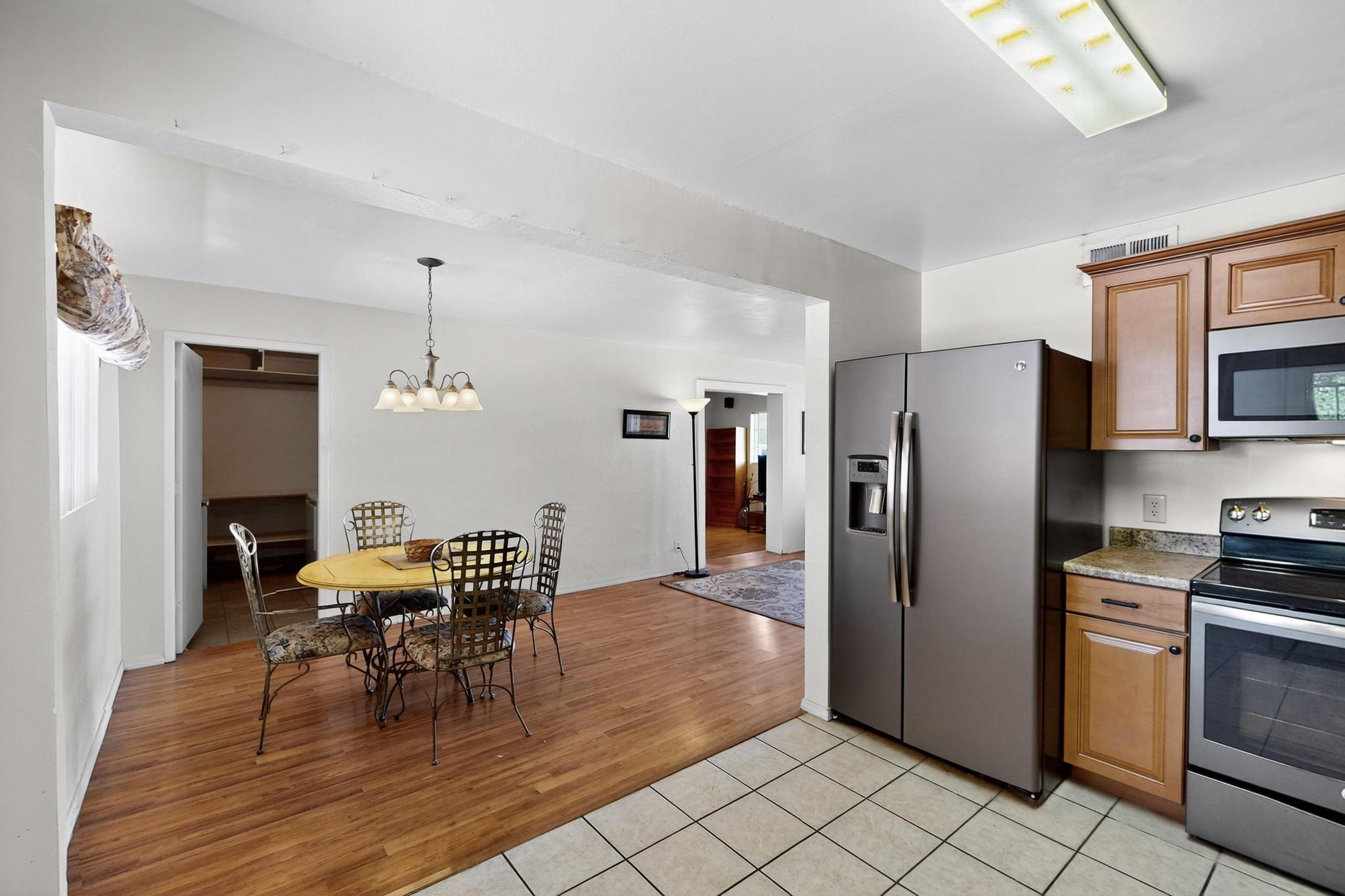 2425 PARSIFAL Street NE