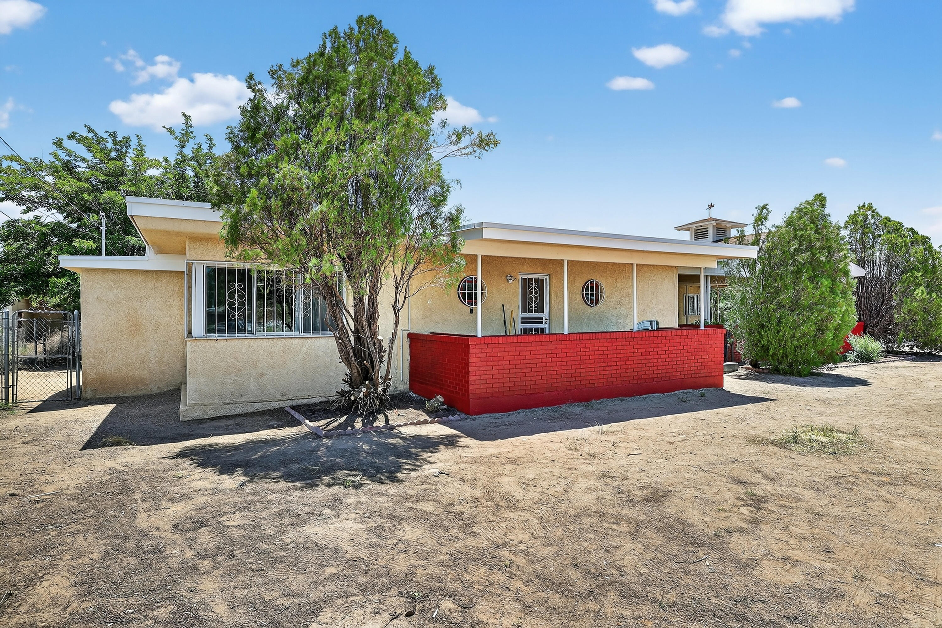 302 Crestview Drive SW