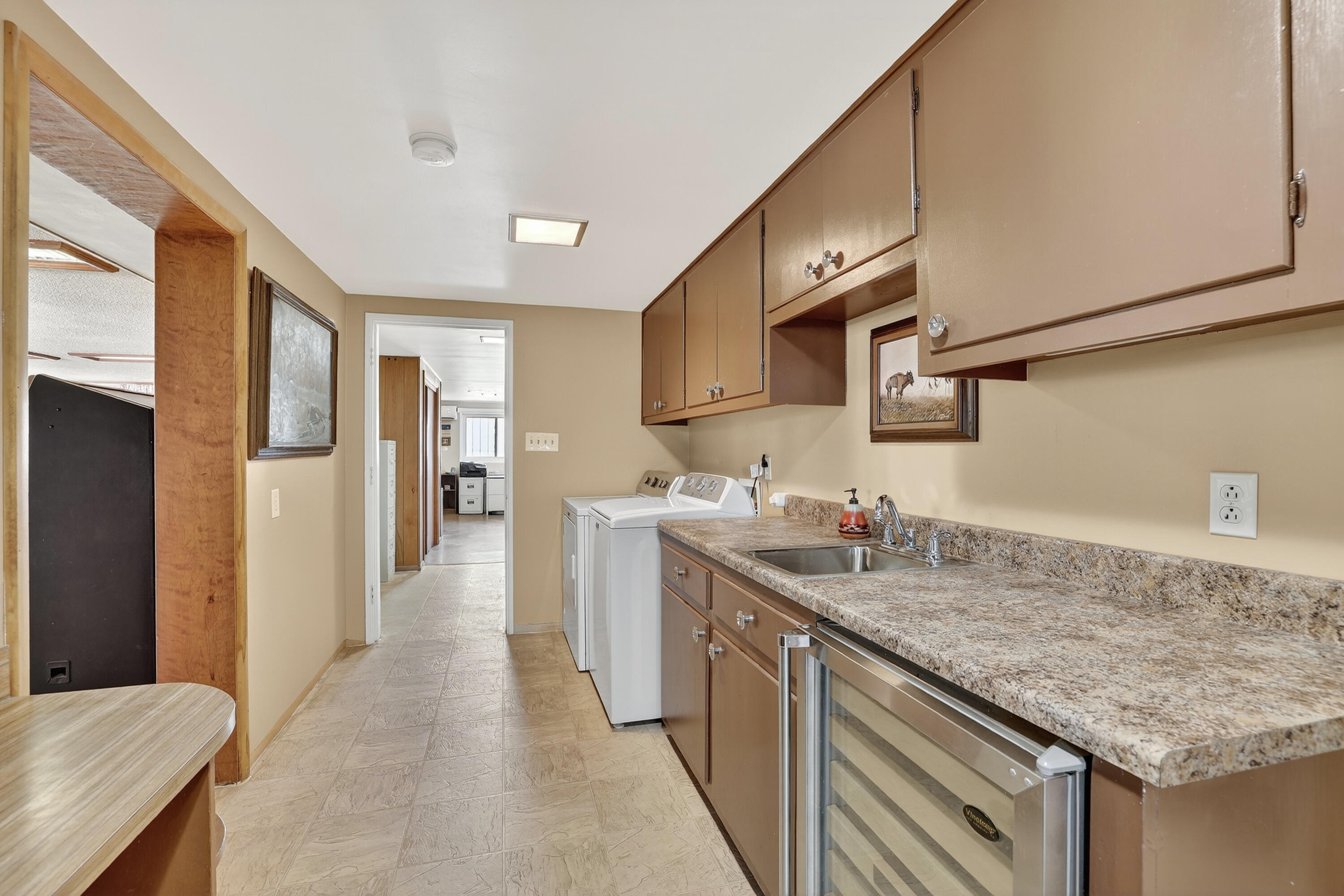 302 Crestview Drive SW