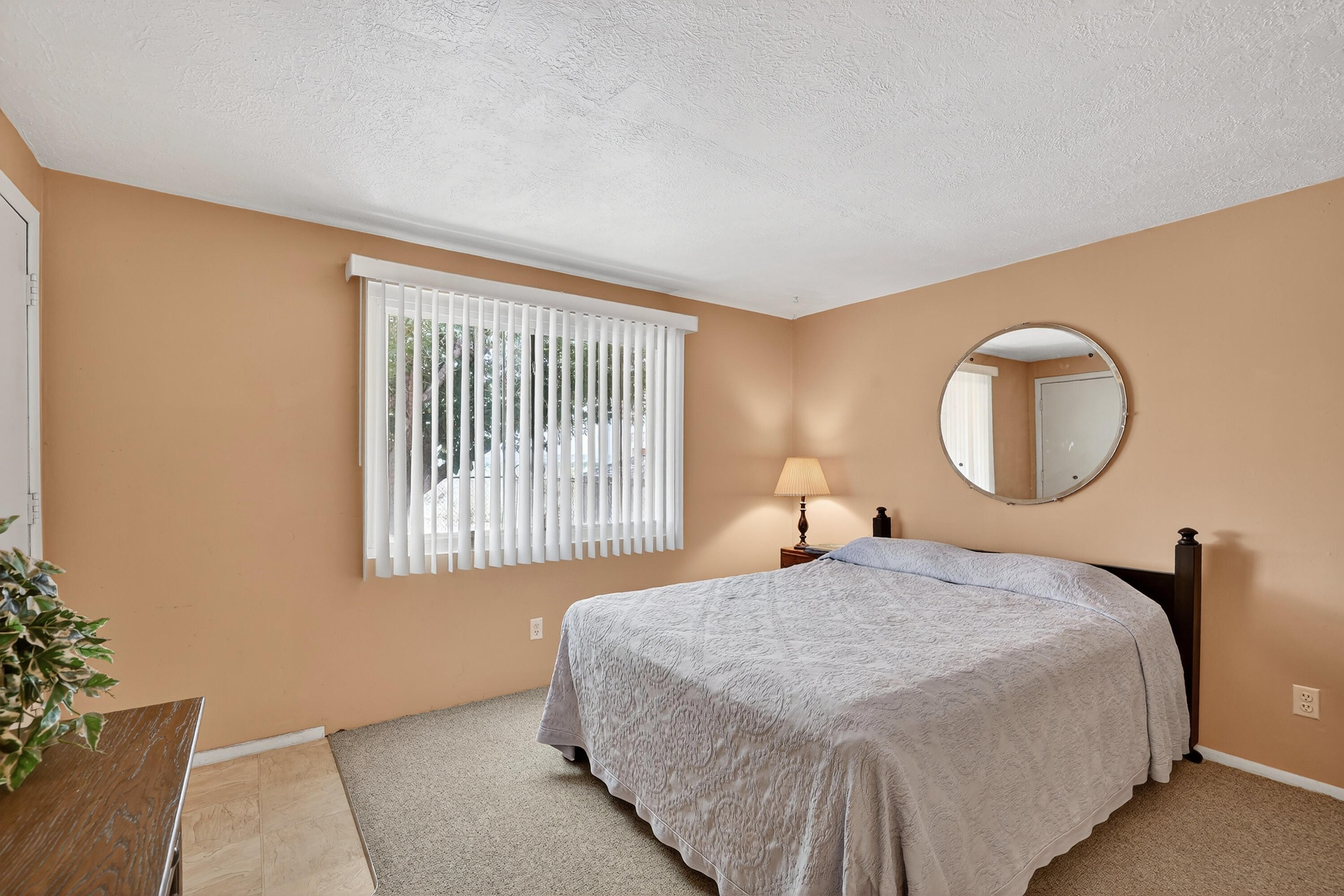 302 Crestview Drive SW