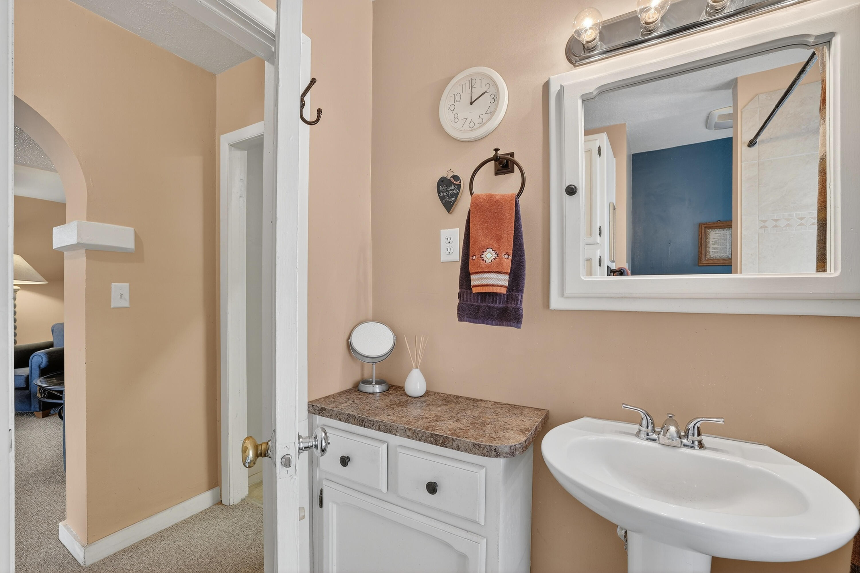 302 Crestview Drive SW