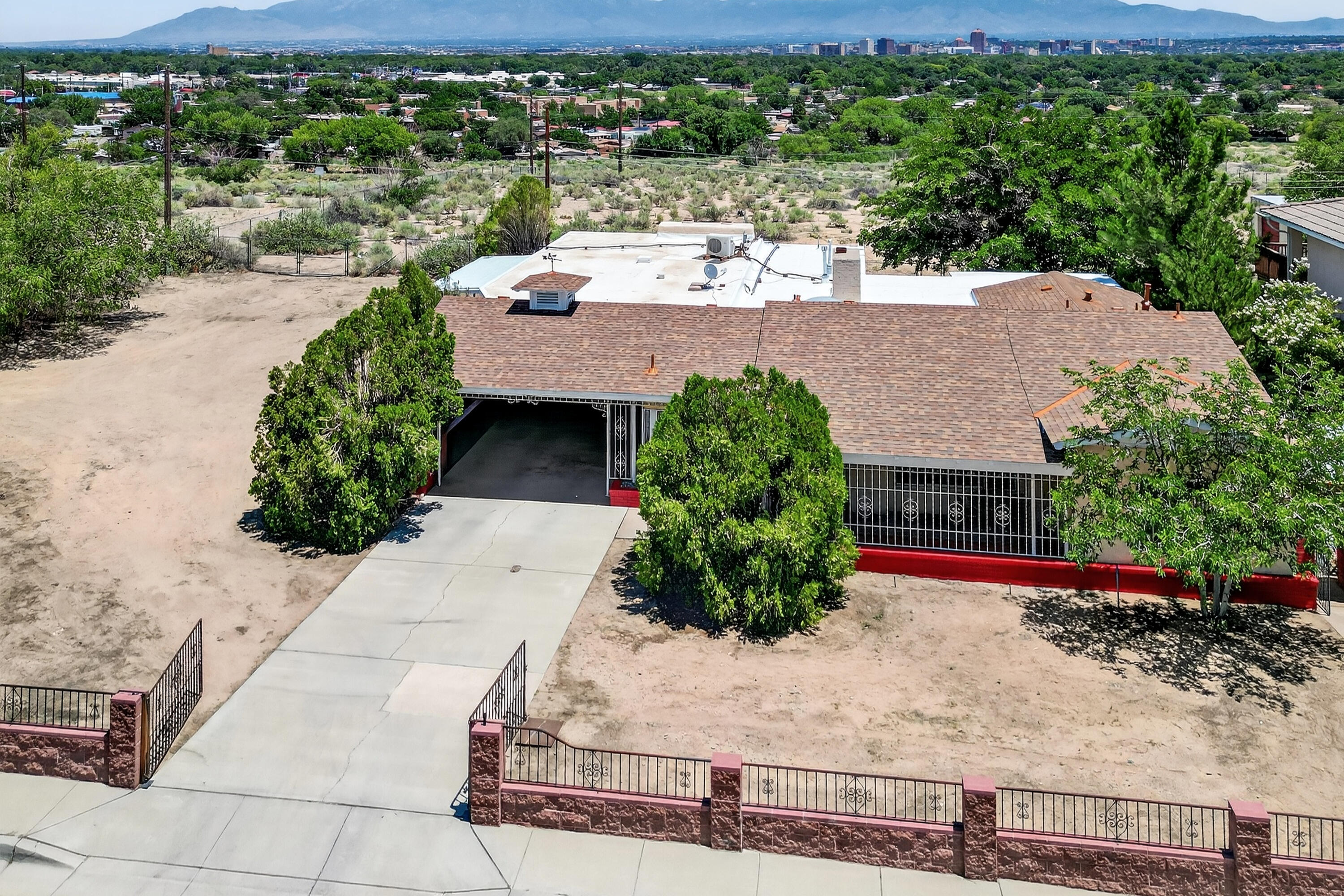 302 Crestview Drive SW