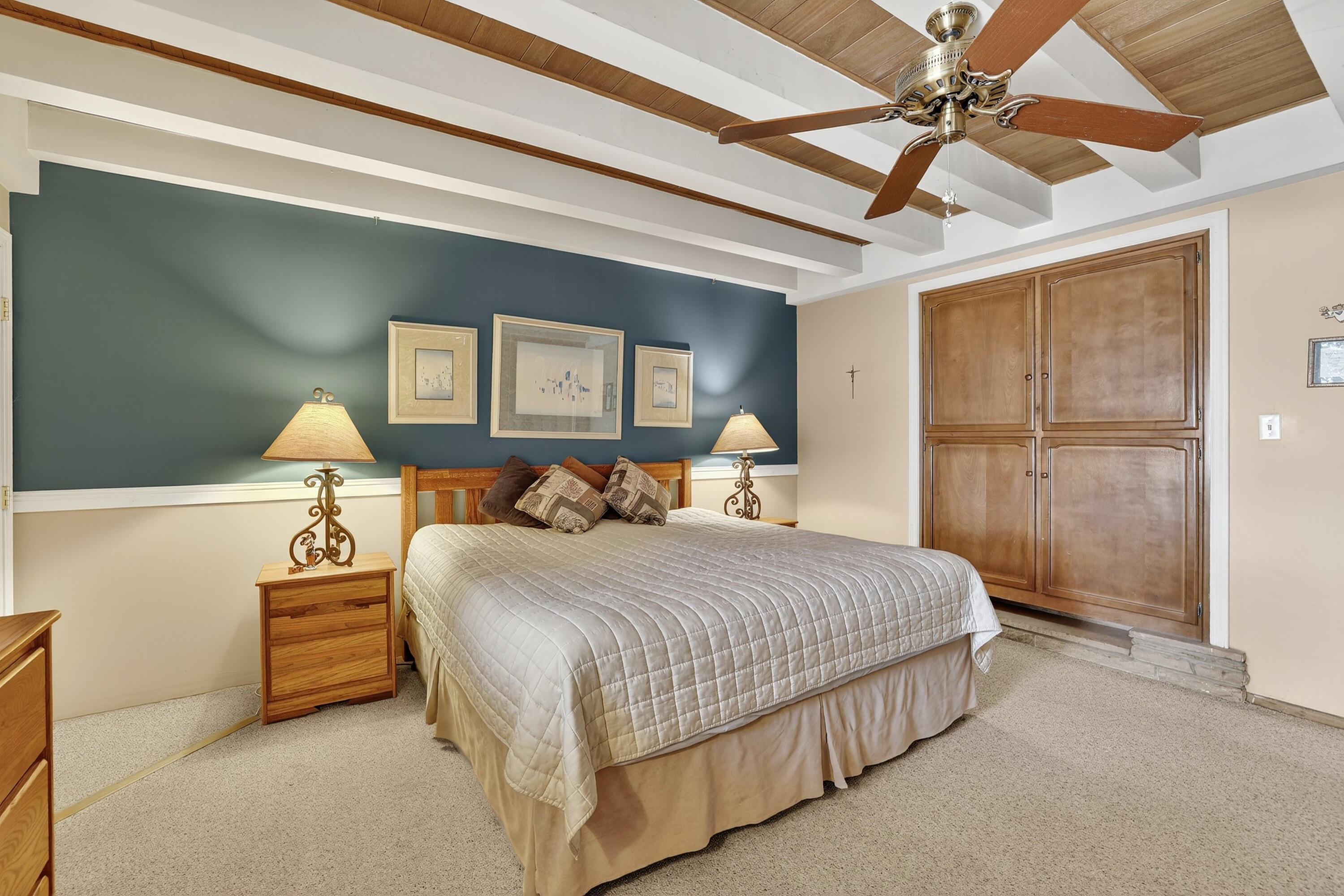 302 Crestview Drive SW