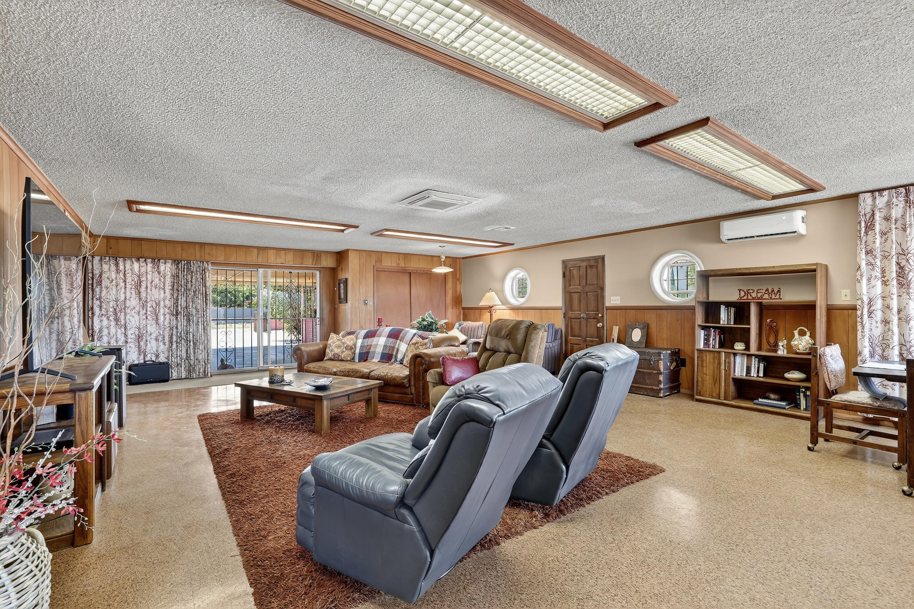 302 Crestview Drive SW