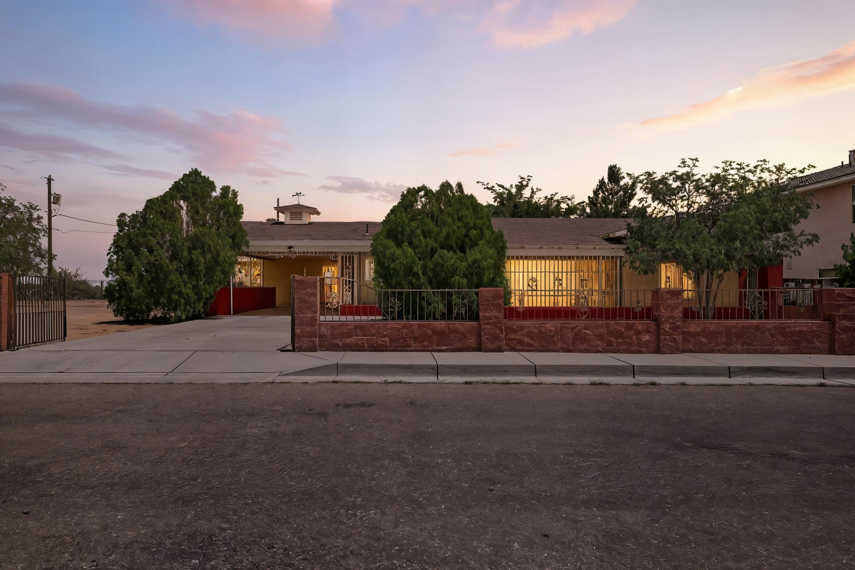 302 Crestview Drive SW