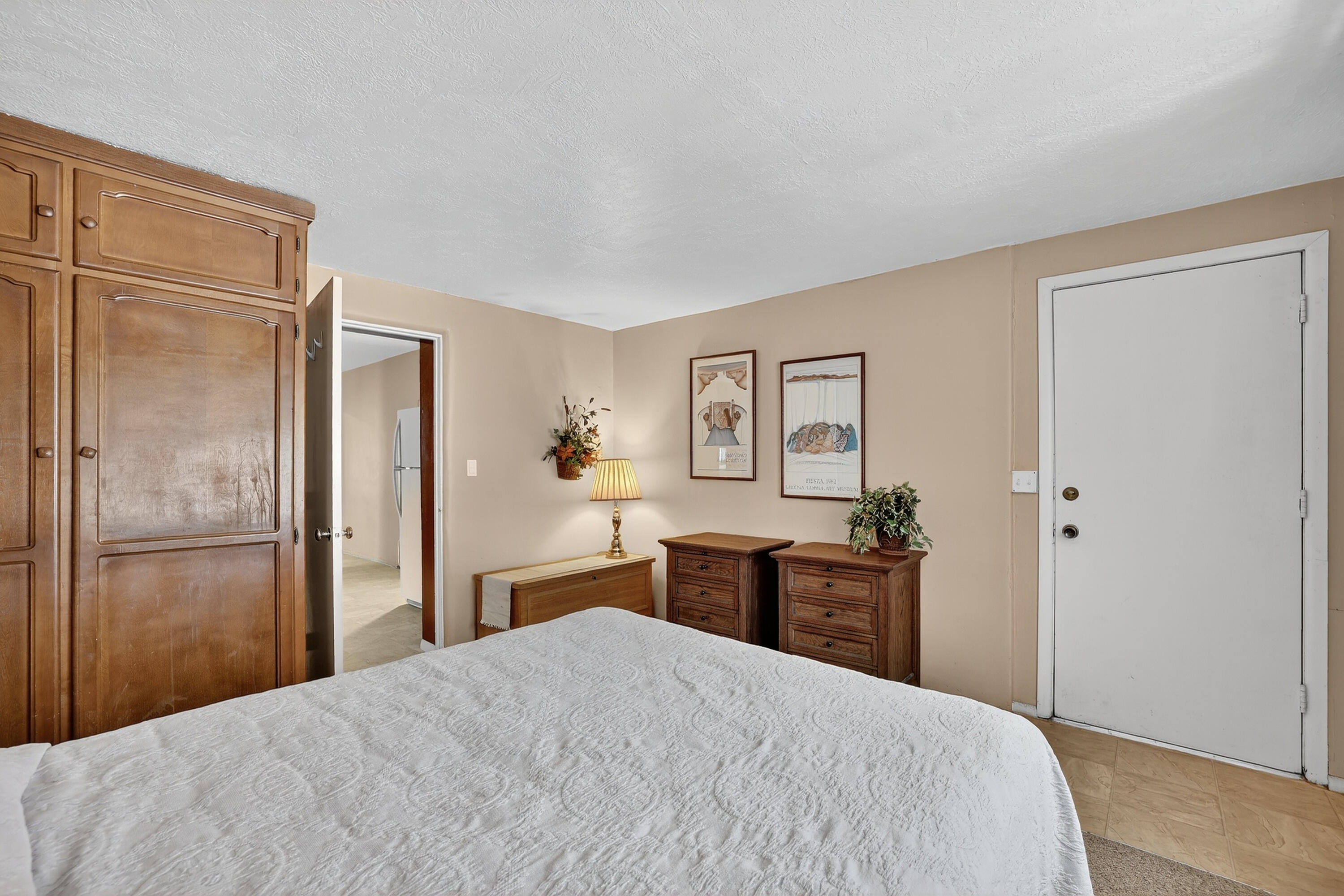 302 Crestview Drive SW