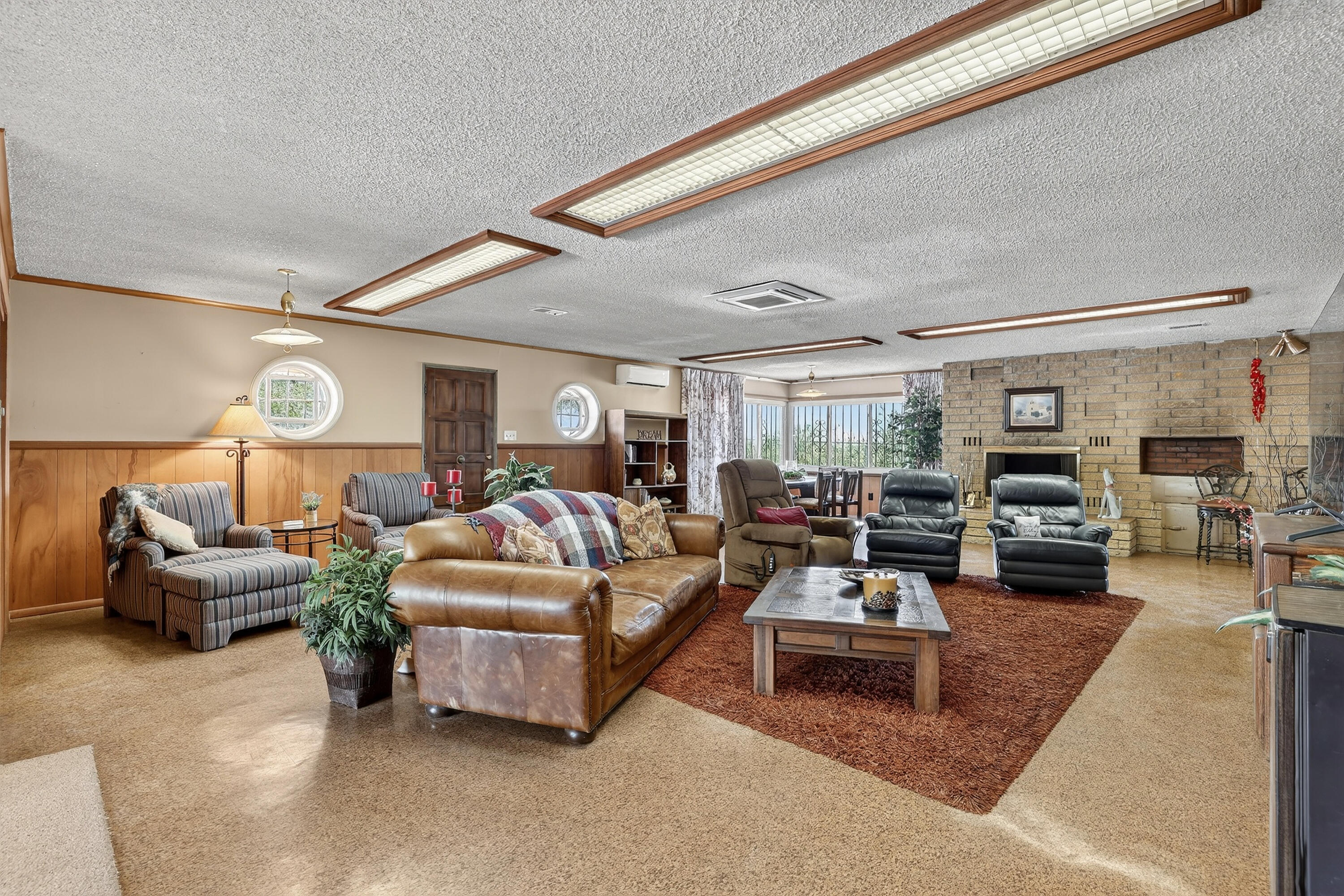 302 Crestview Drive SW