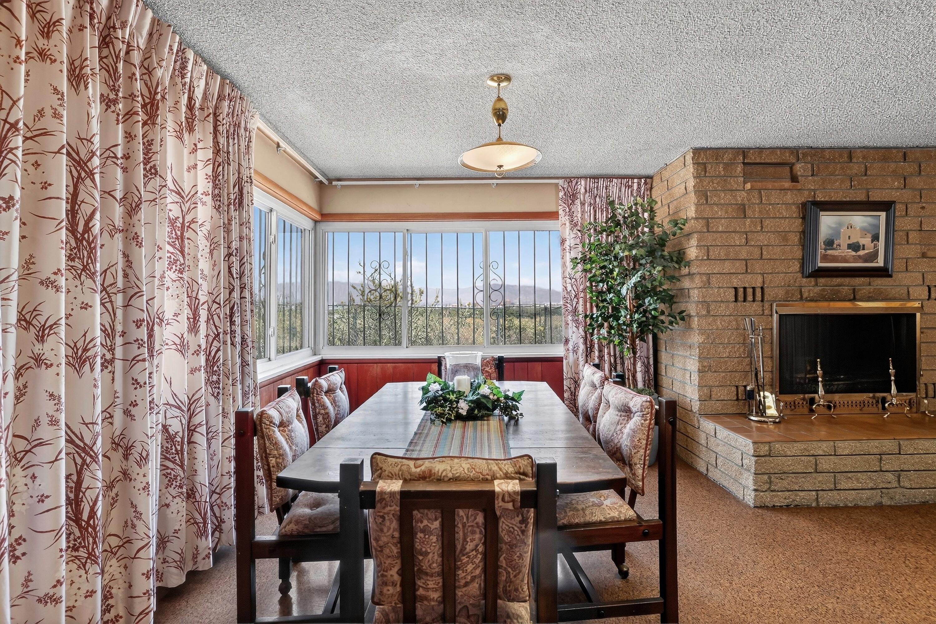 302 Crestview Drive SW