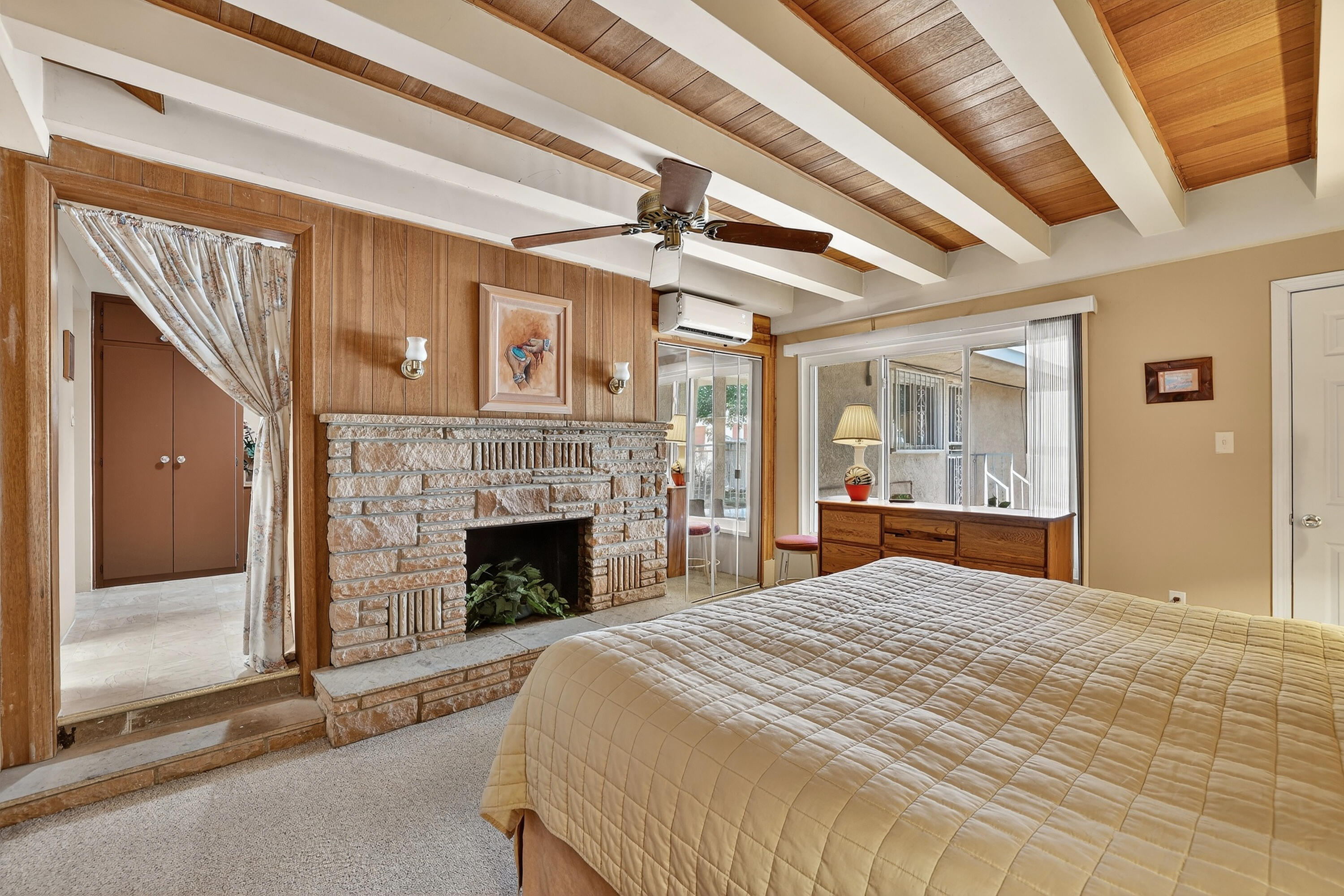 302 Crestview Drive SW