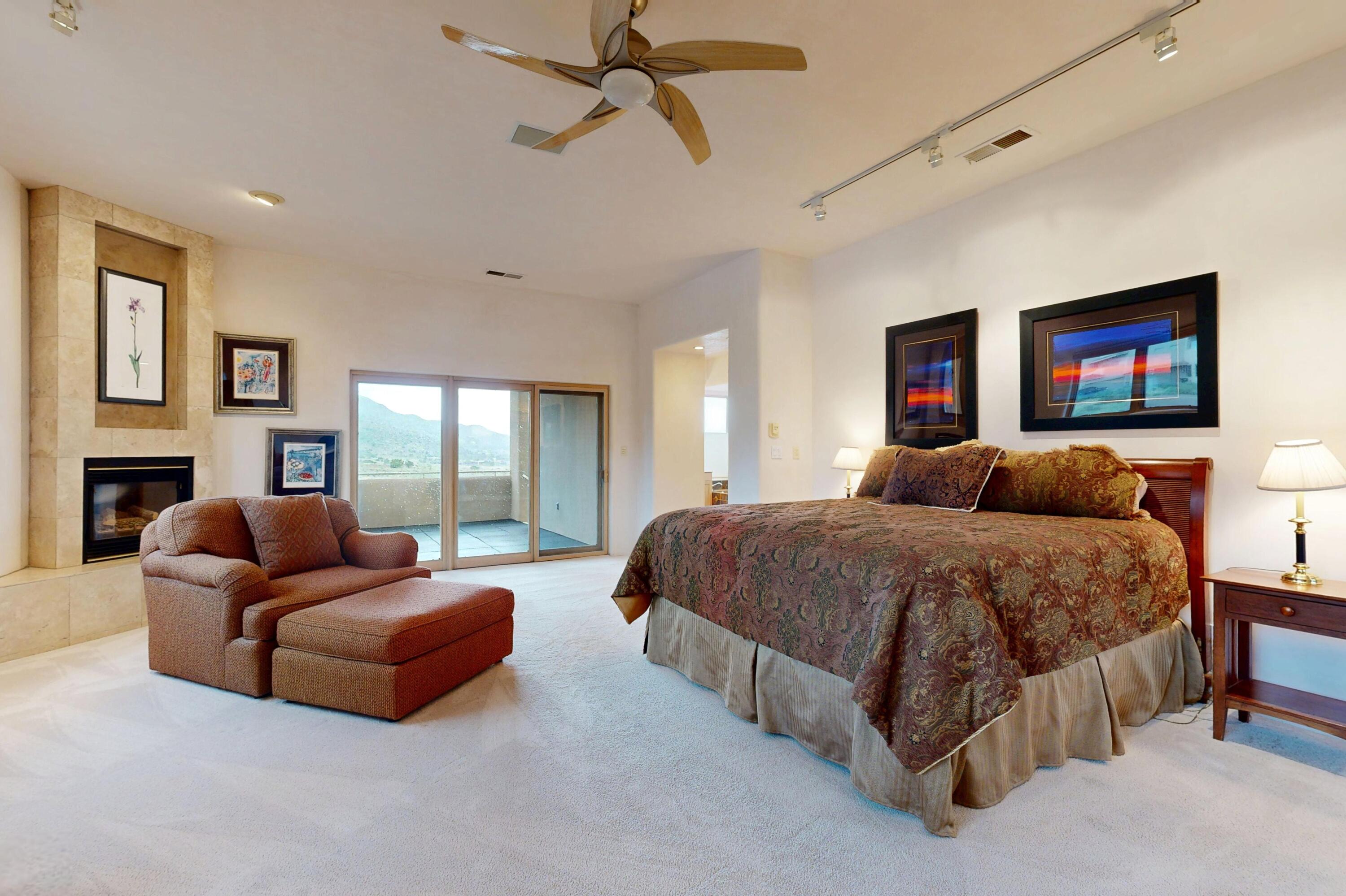 6015 Buffalo Grass Court NE