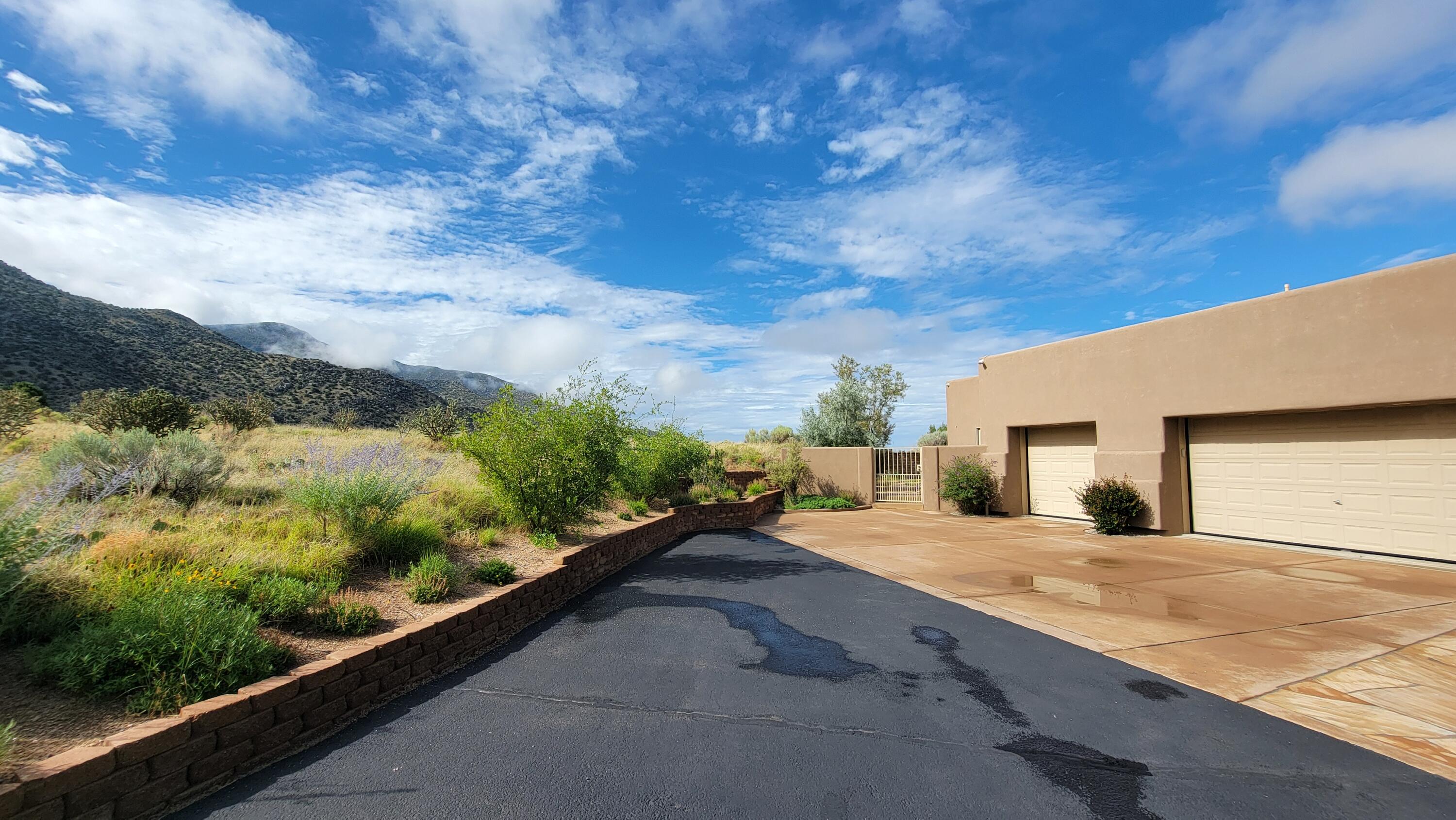 6015 Buffalo Grass Court NE