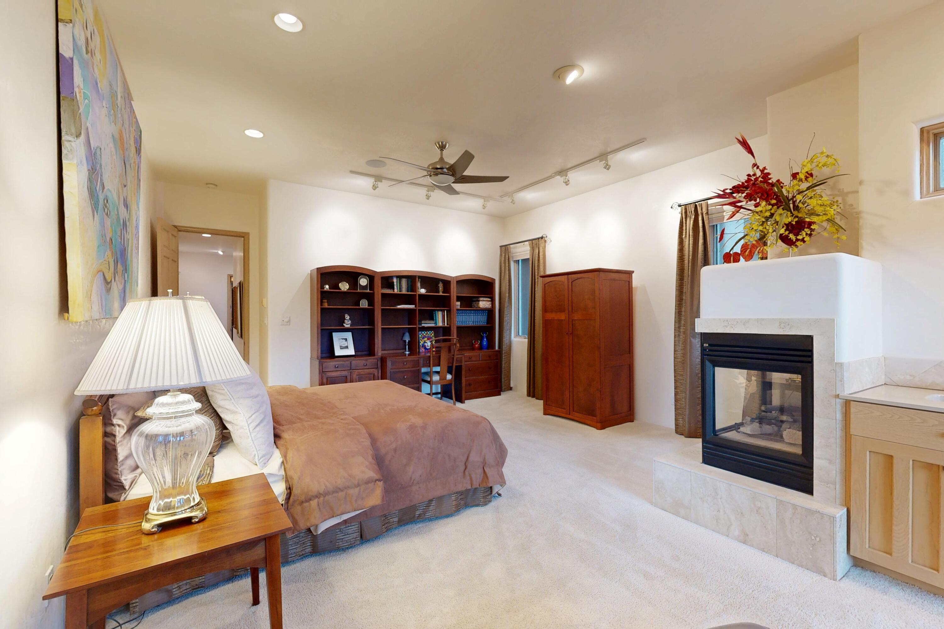 6015 Buffalo Grass Court NE