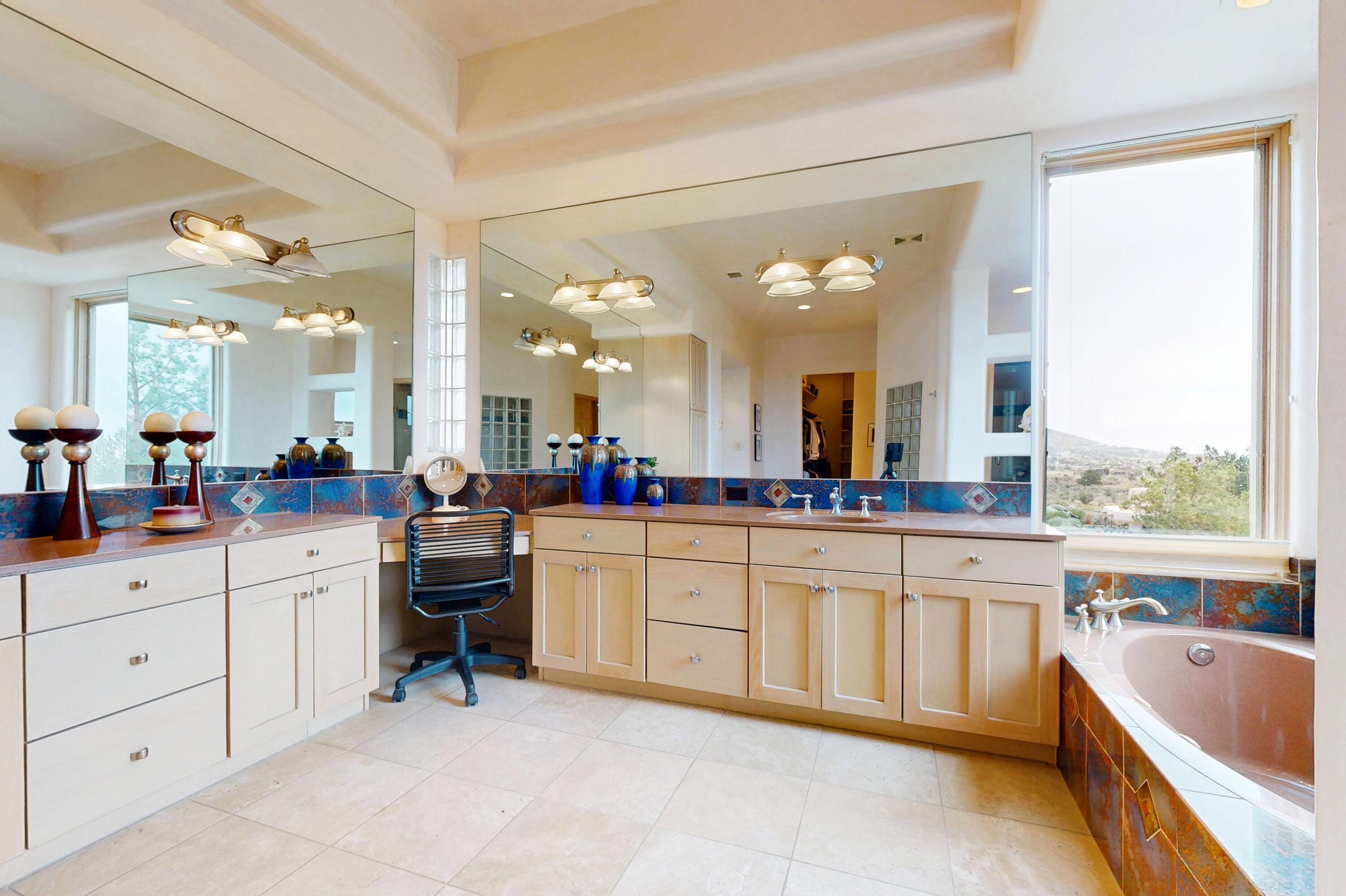 6015 Buffalo Grass Court NE