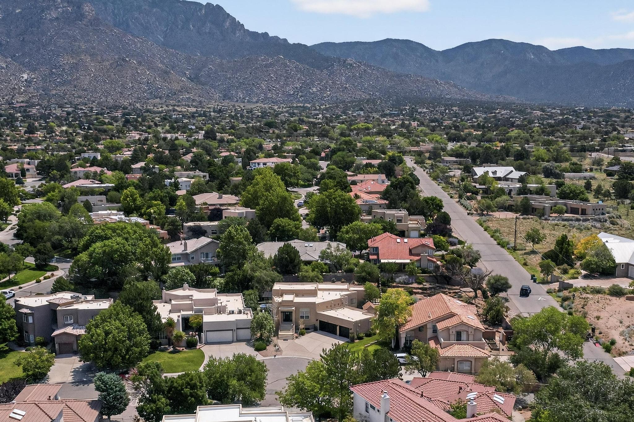 12213 MIRANDY Court NE