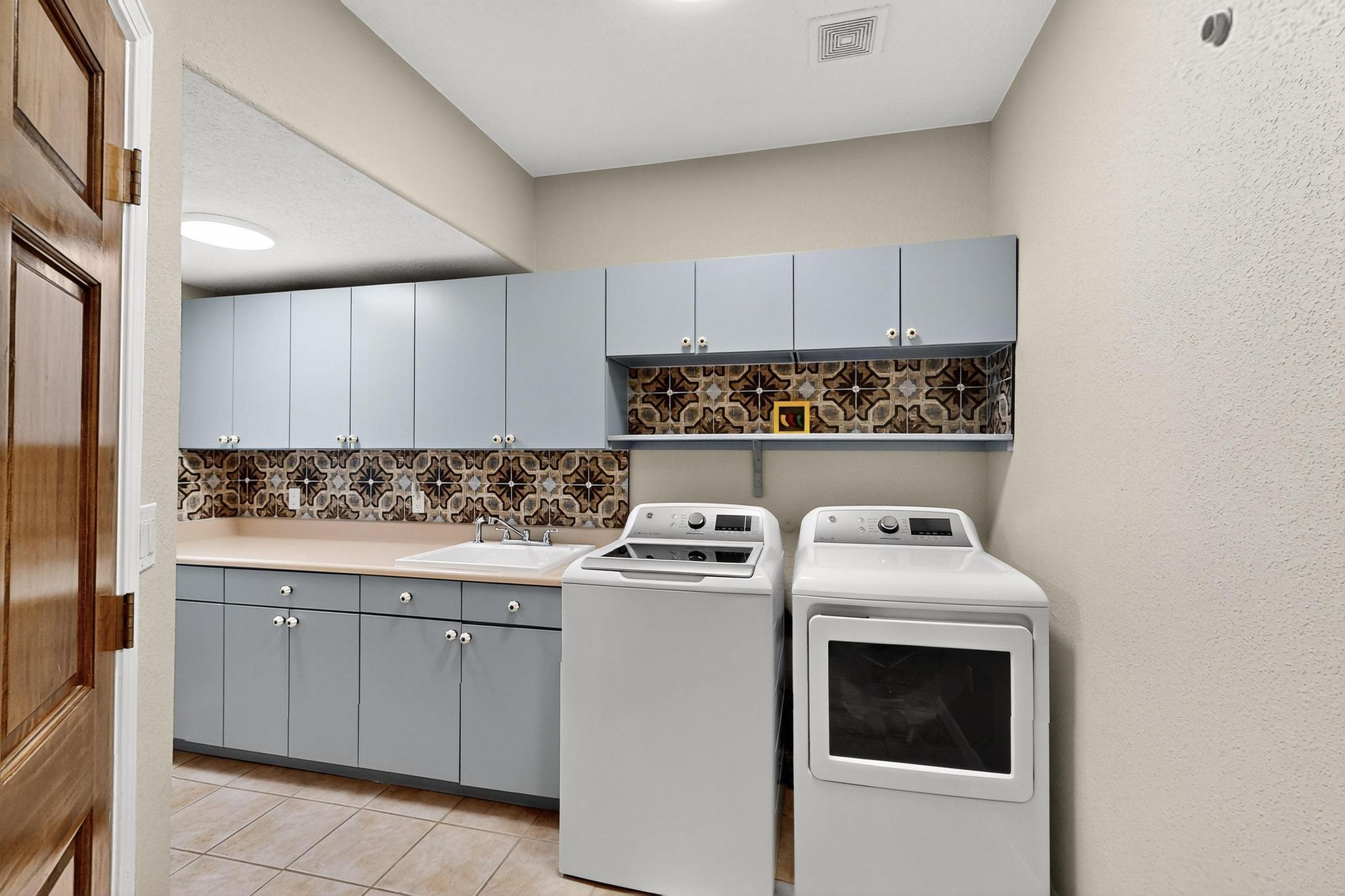 12213 MIRANDY Court NE