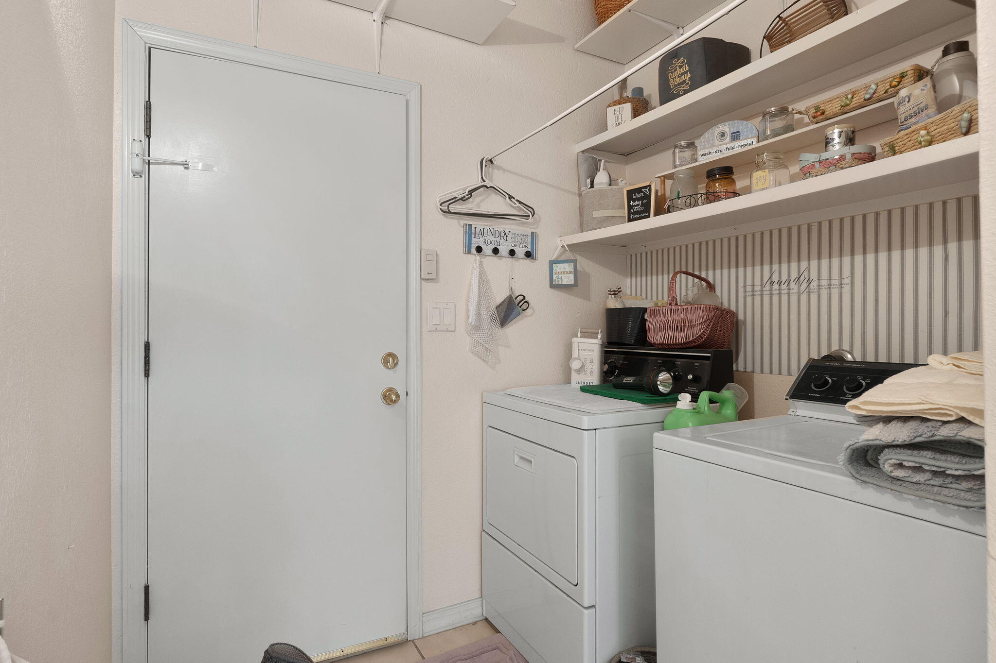 571 HERMIT FALLS Drive SE