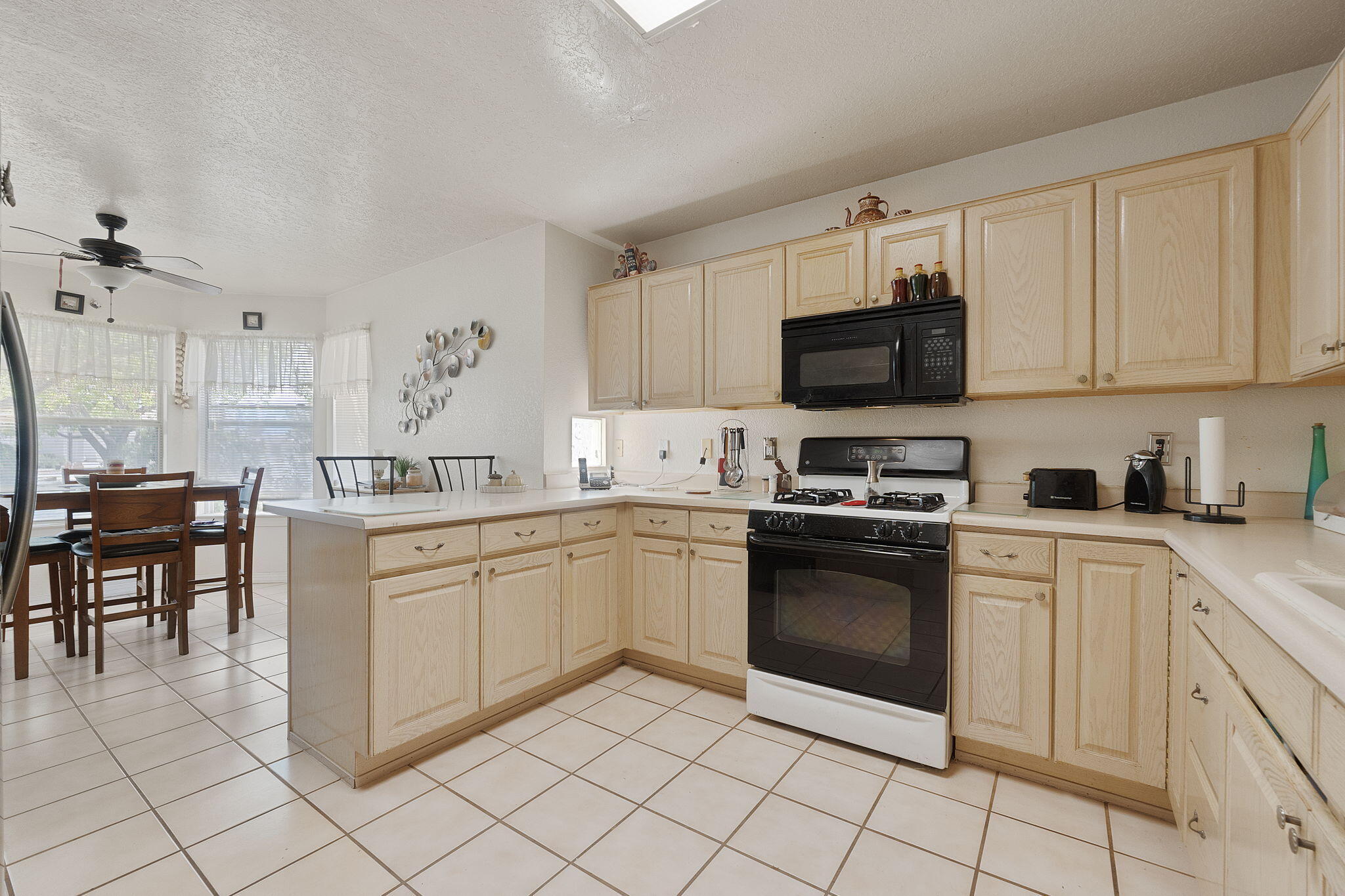 571 HERMIT FALLS Drive SE