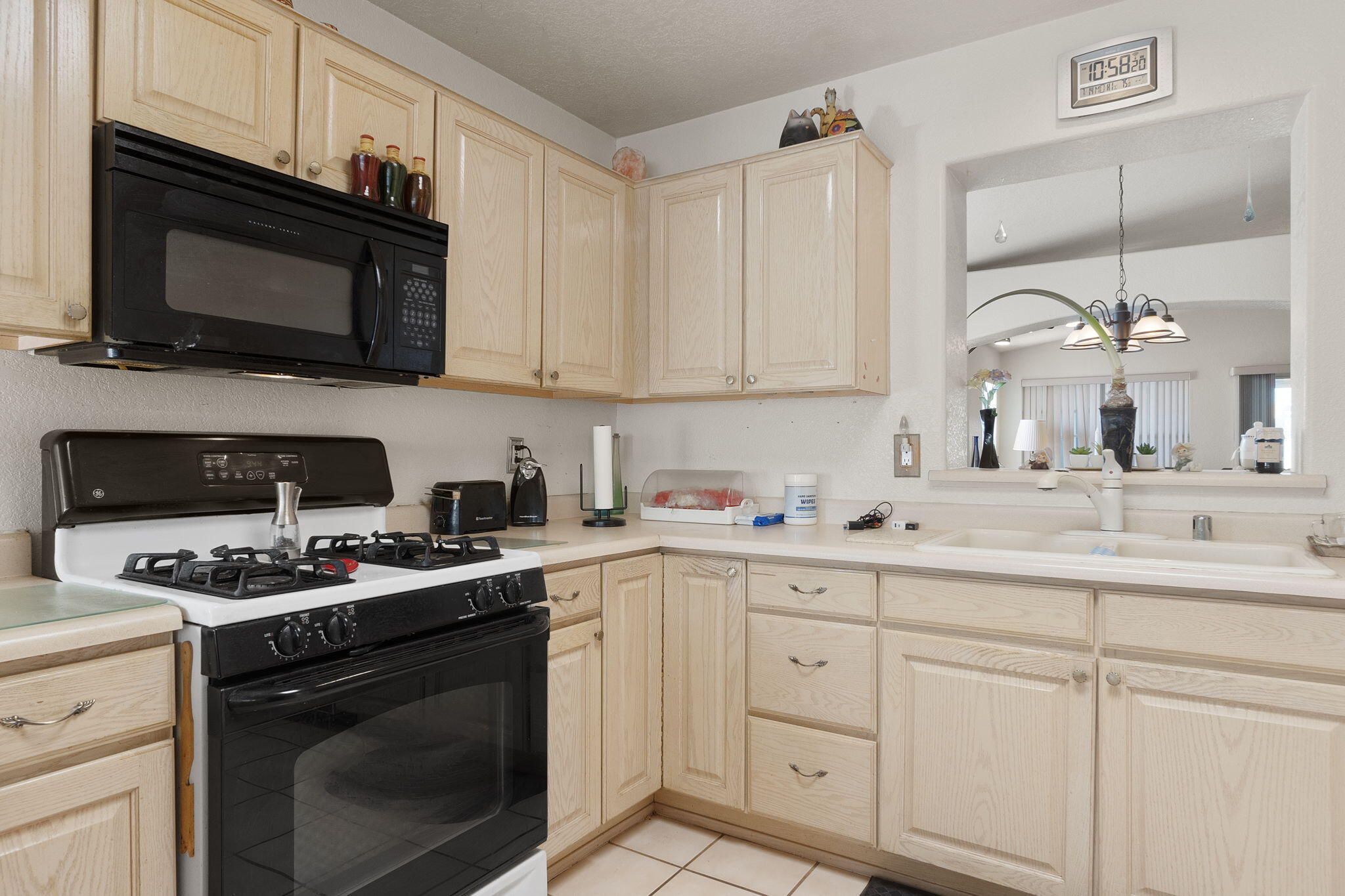 571 HERMIT FALLS Drive SE