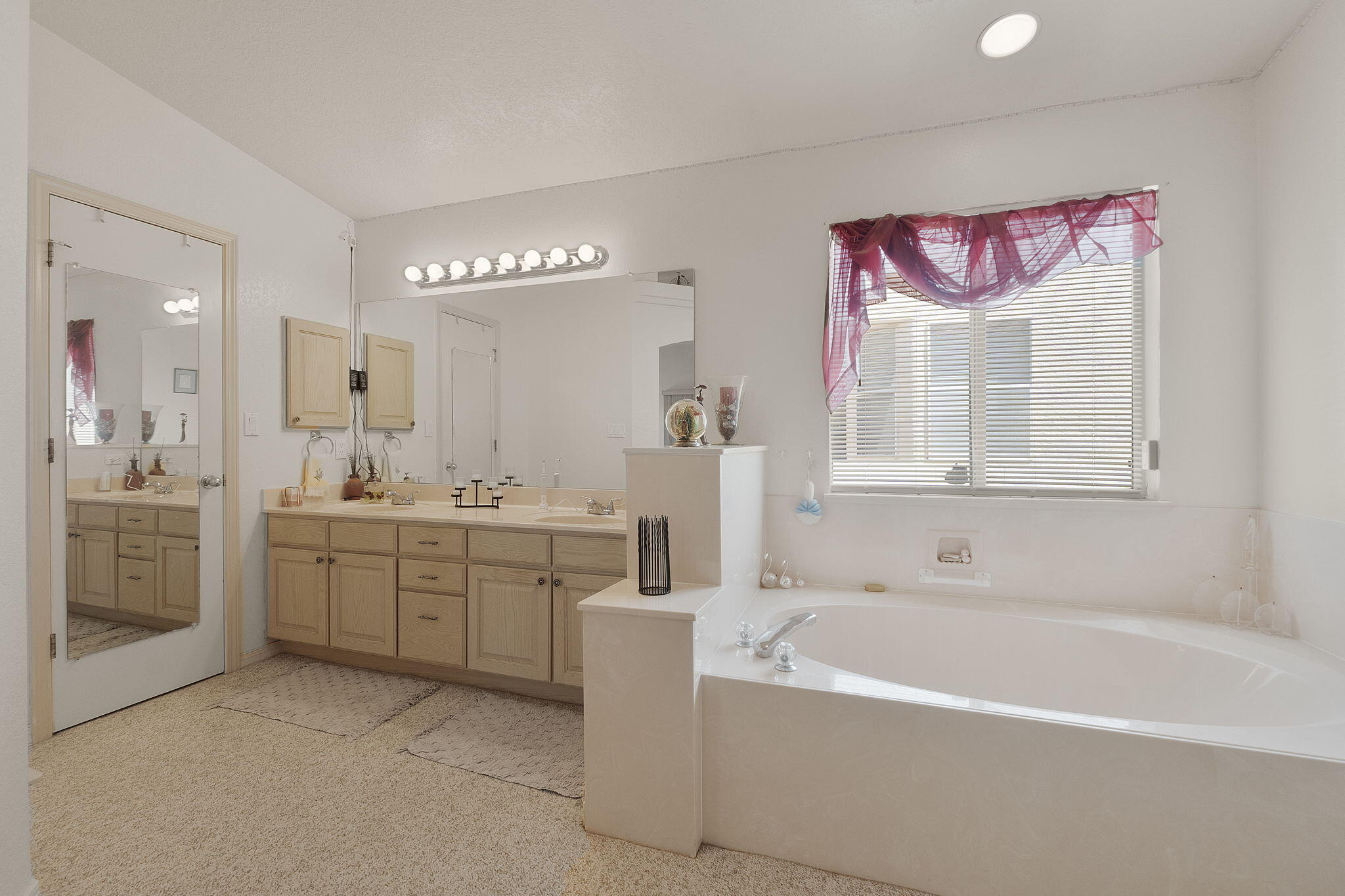 571 HERMIT FALLS Drive SE