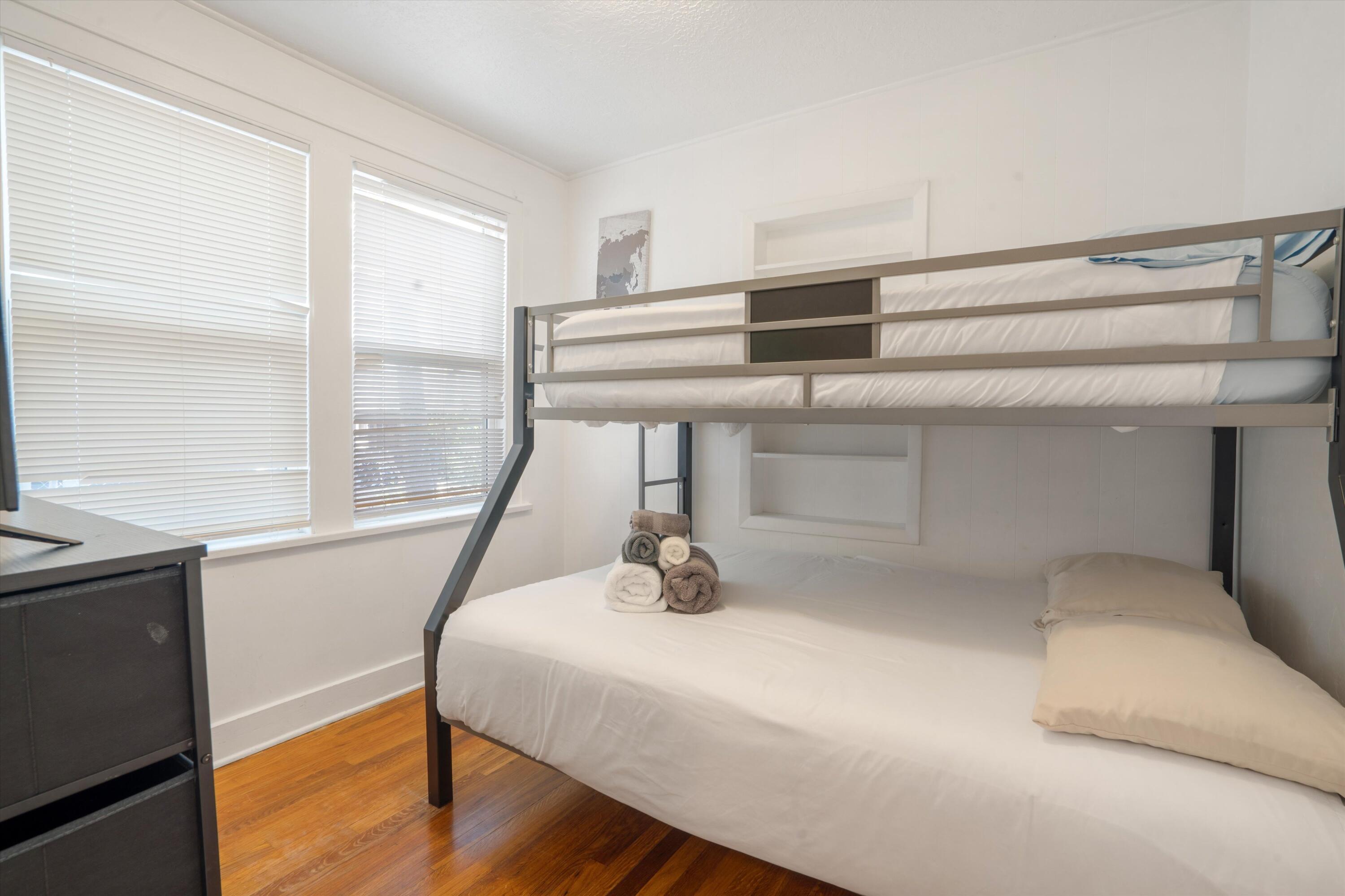 322 PRINCETON Drive SE