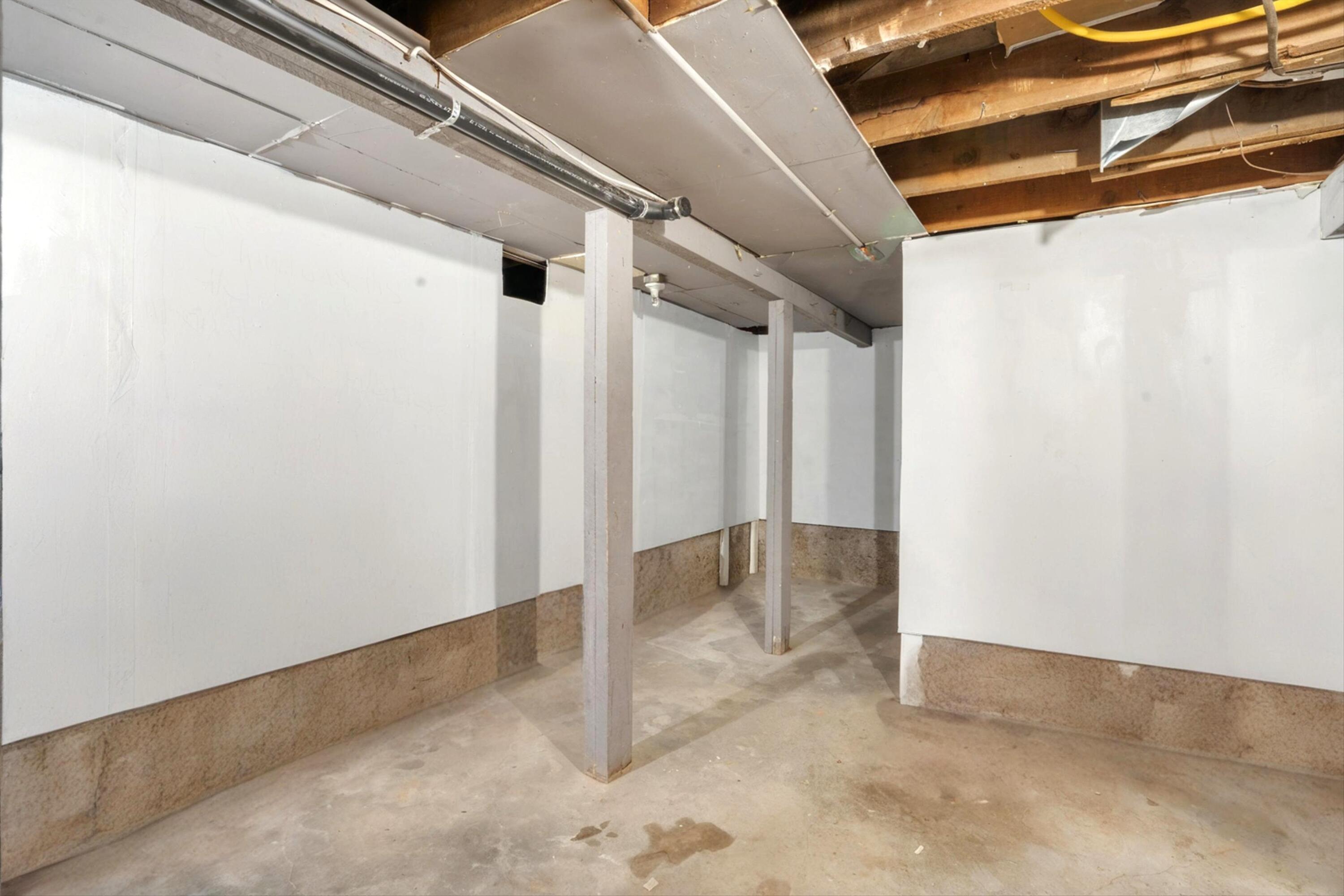 322 PRINCETON Drive SE